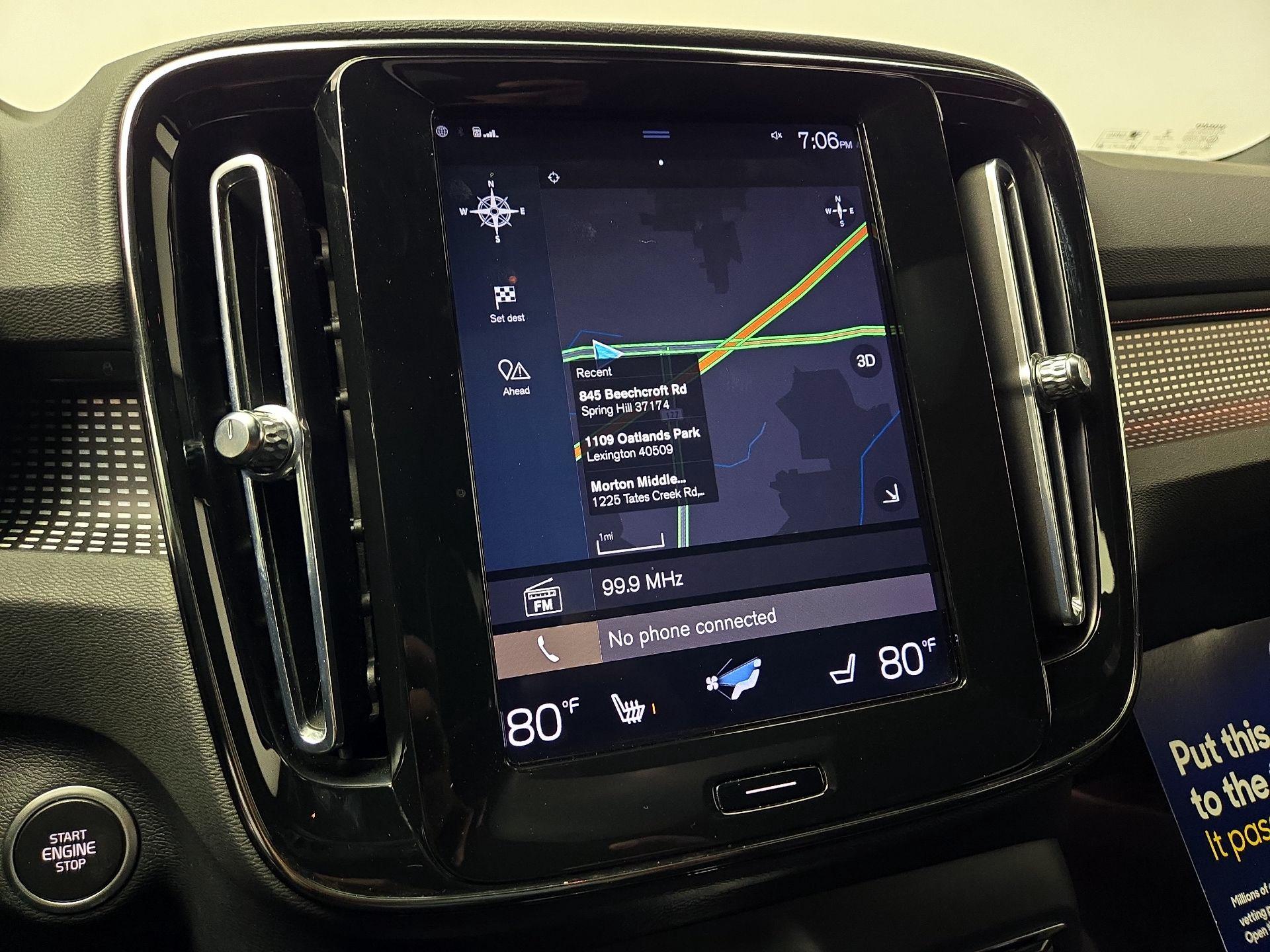 Thumbnail: 2021 Volvo XC40 - 14