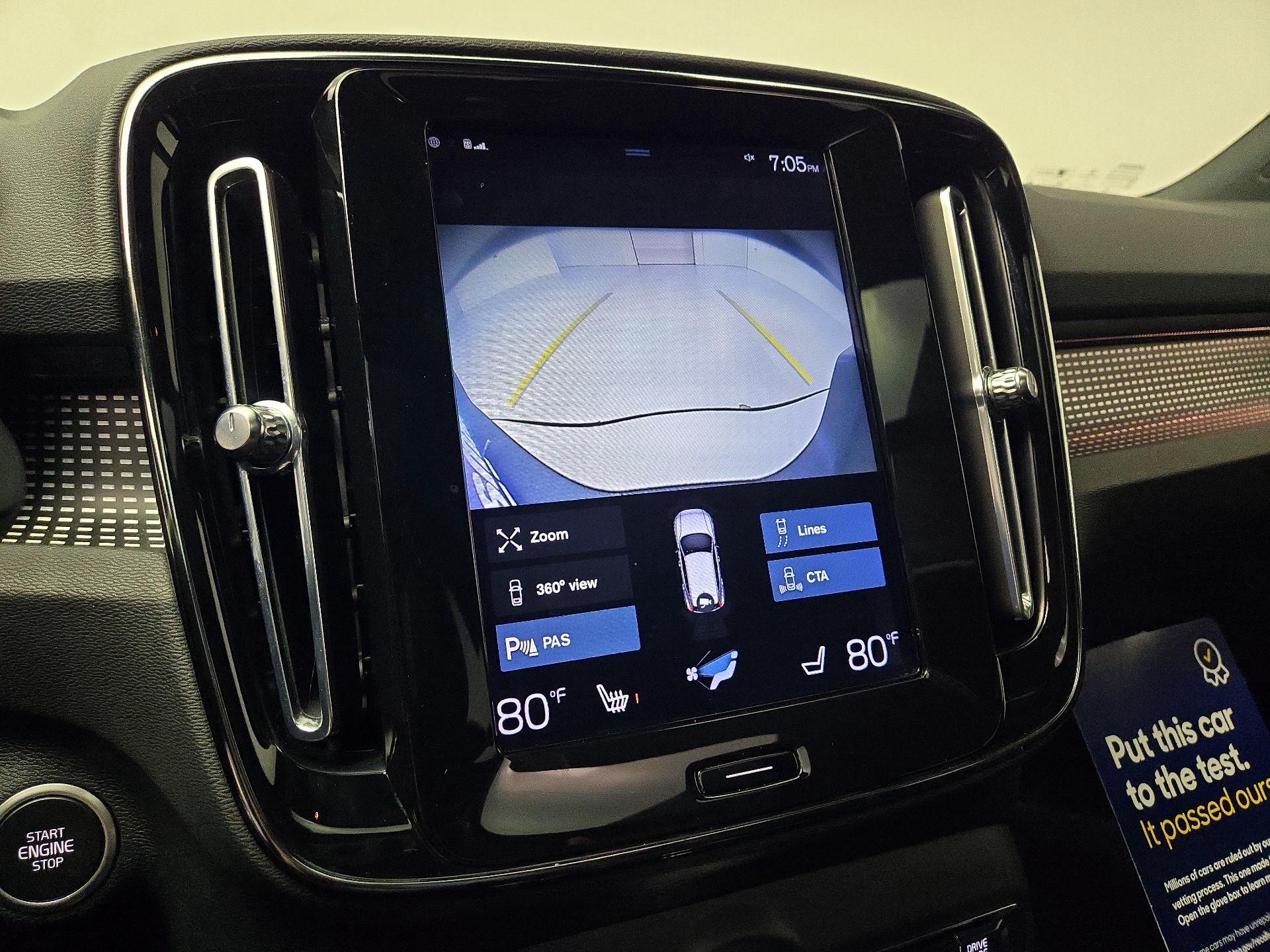 Thumbnail: 2021 Volvo XC40 - 15