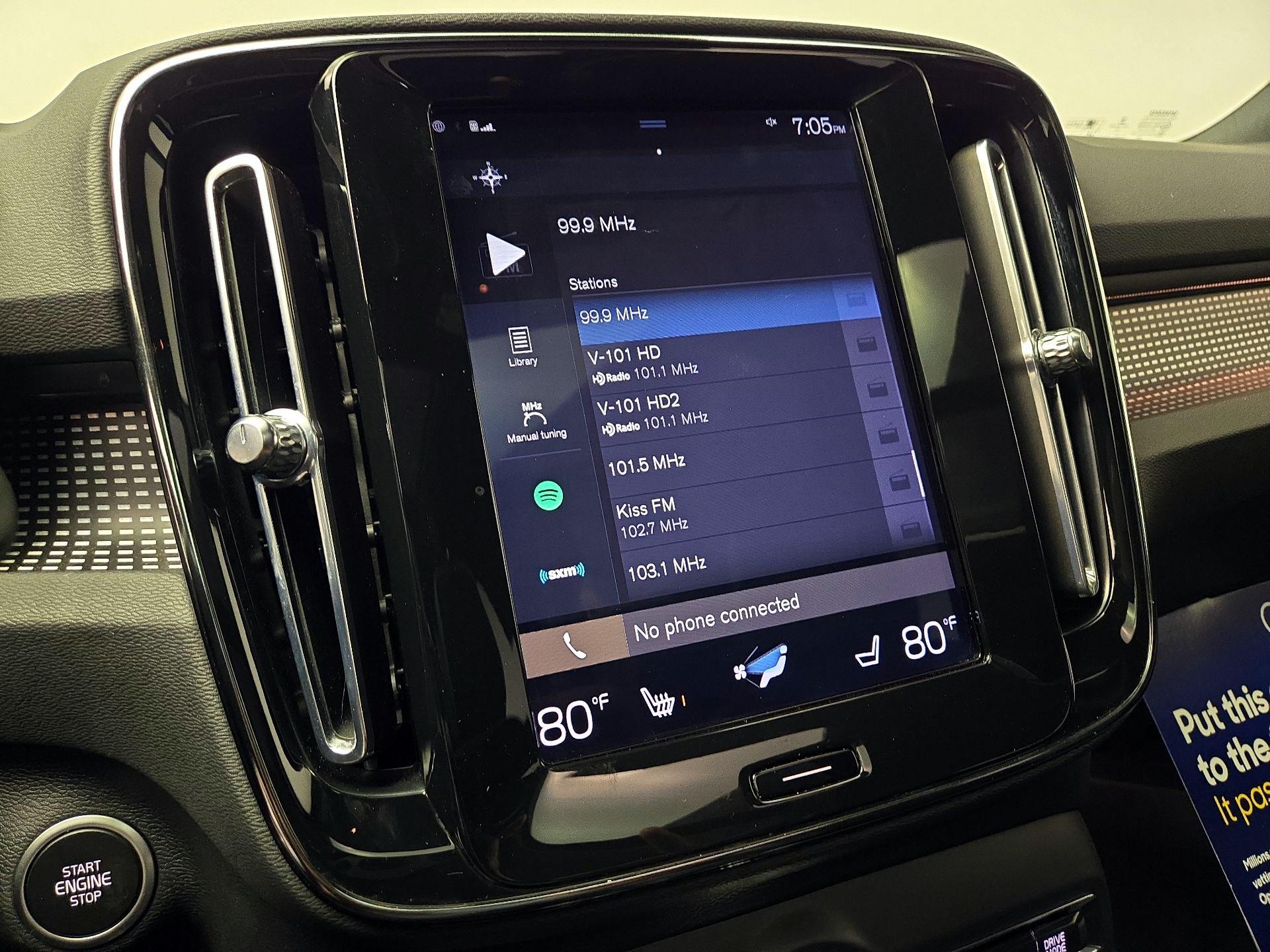 Thumbnail: 2021 Volvo XC40 - 16