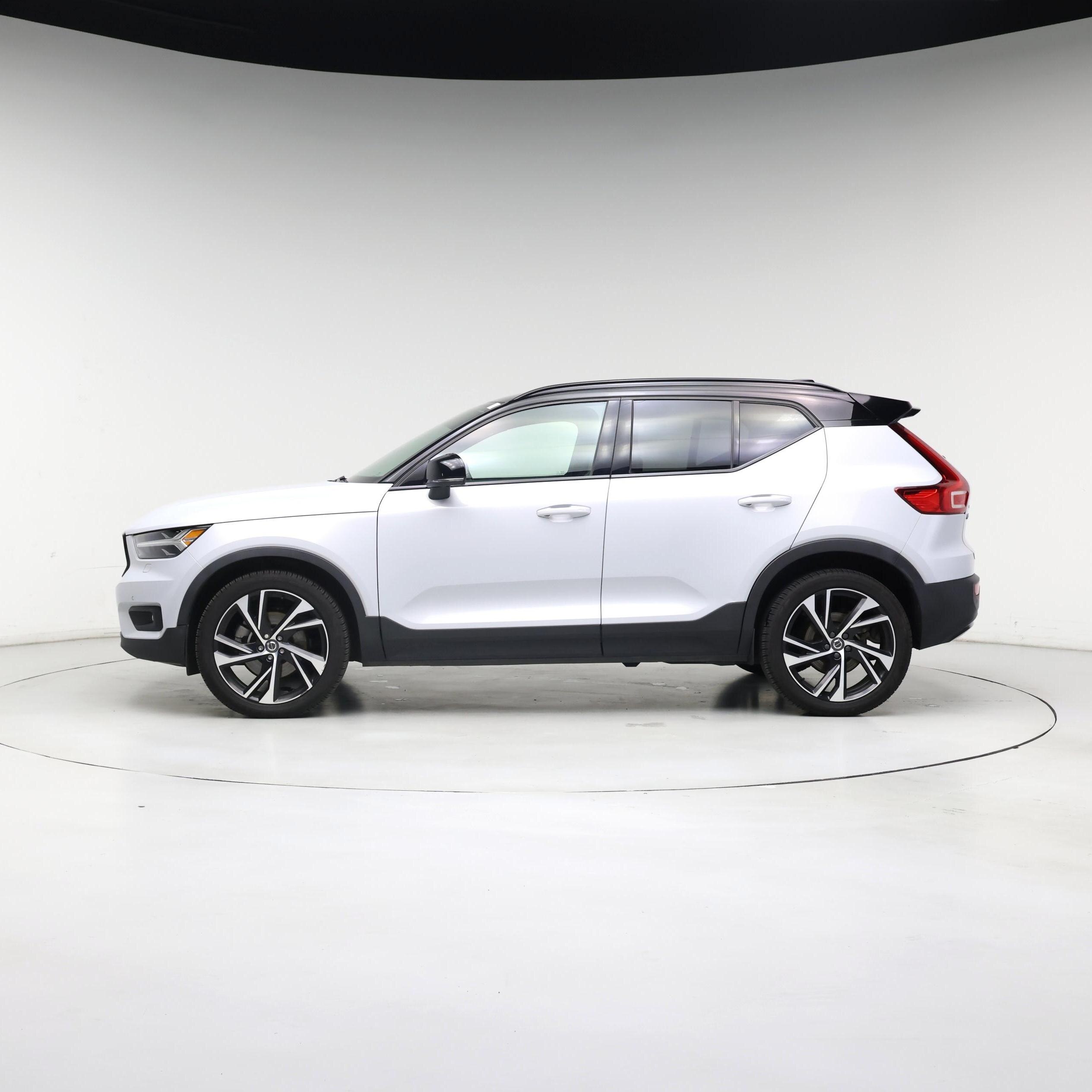 Thumbnail: 2021 Volvo XC40 - 3