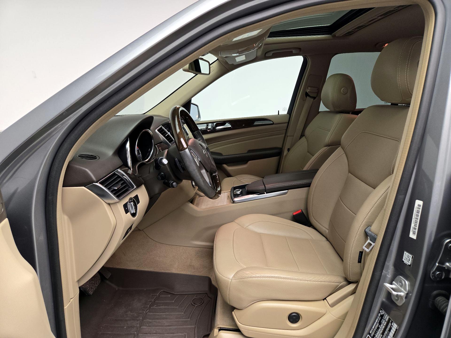 Thumbnail: 2015 Mercedes-Benz M-Class - 11