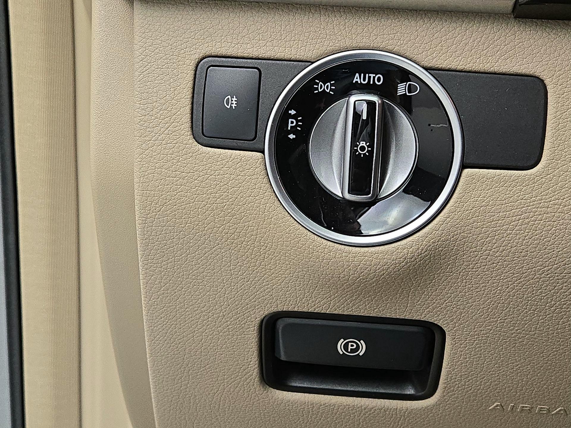 Thumbnail: 2015 Mercedes-Benz M-Class - 13