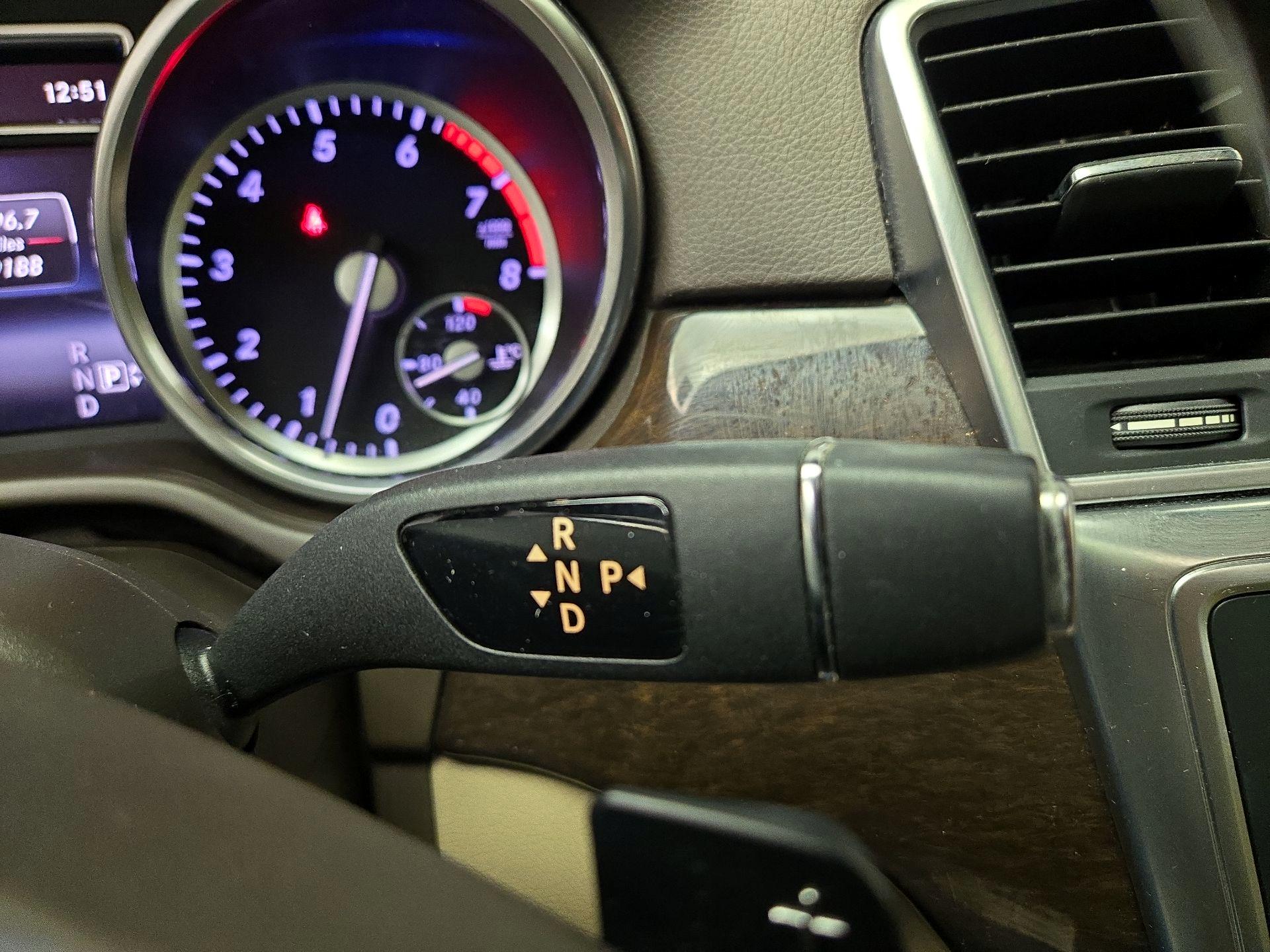 Thumbnail: 2015 Mercedes-Benz M-Class - 18