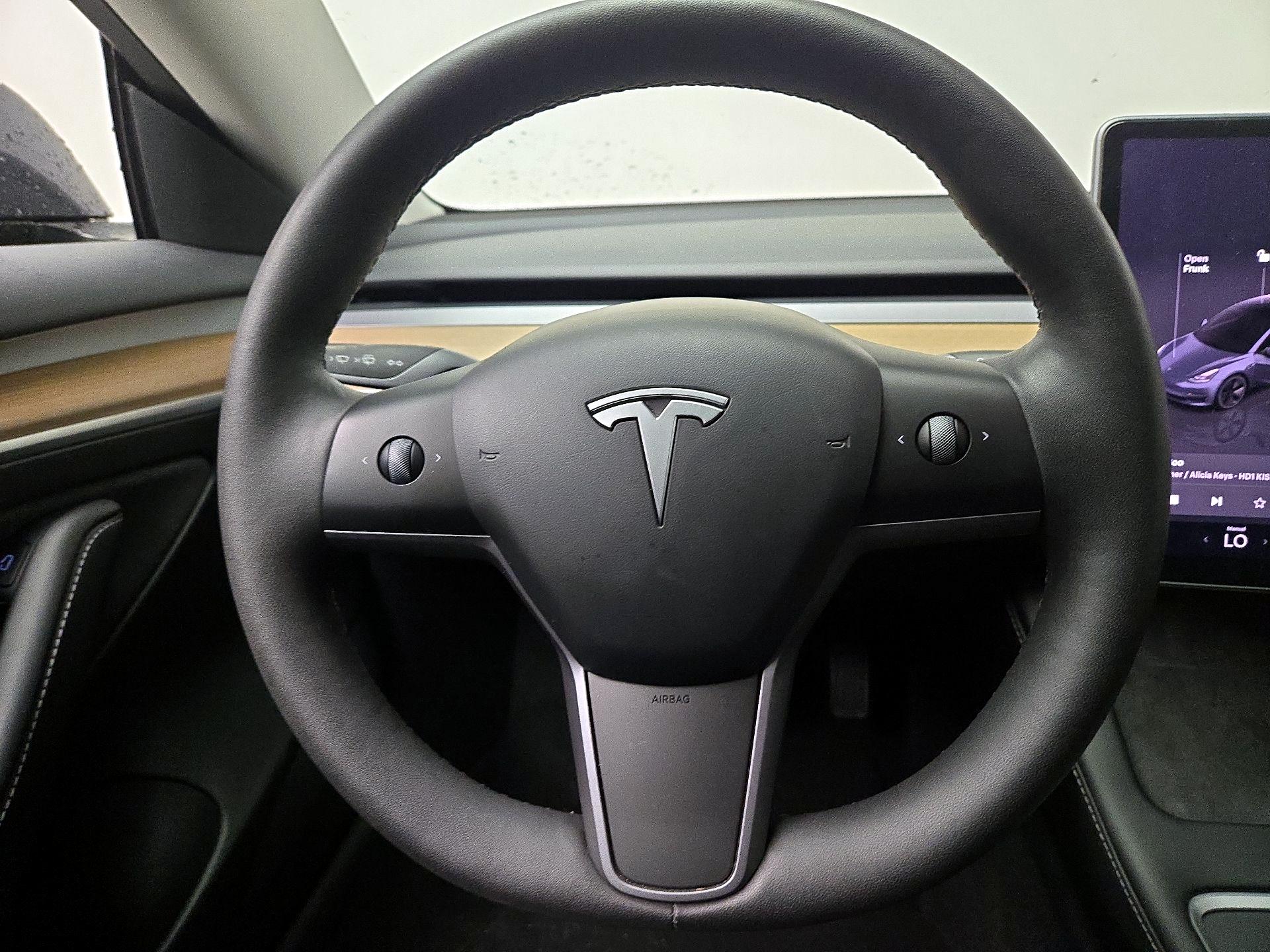 Thumbnail: 2023 Tesla Model 3 - 10