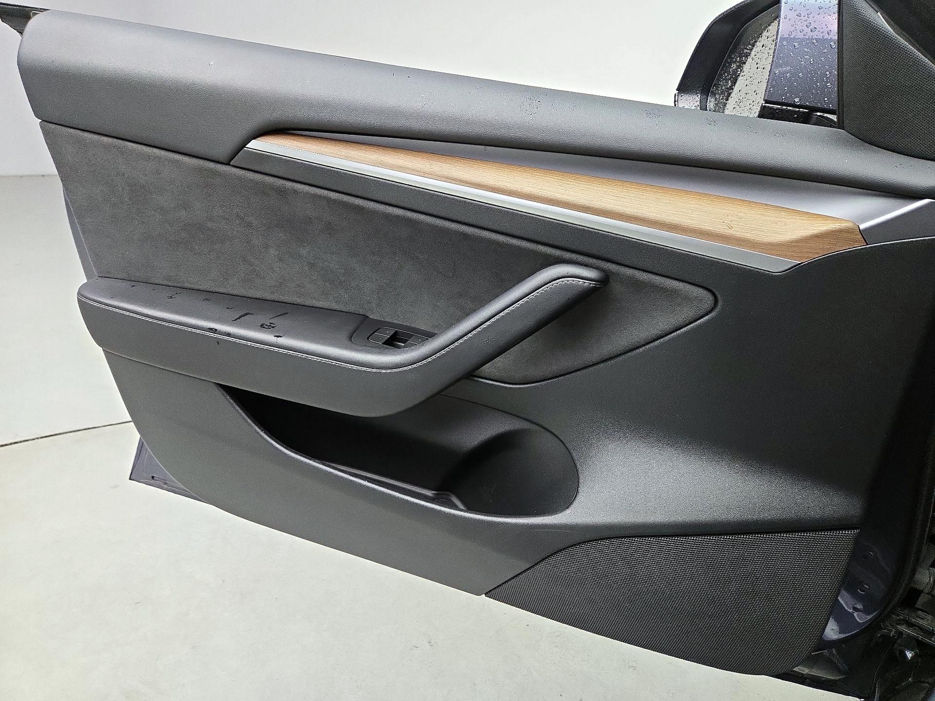 Thumbnail: 2023 Tesla Model 3 - 12