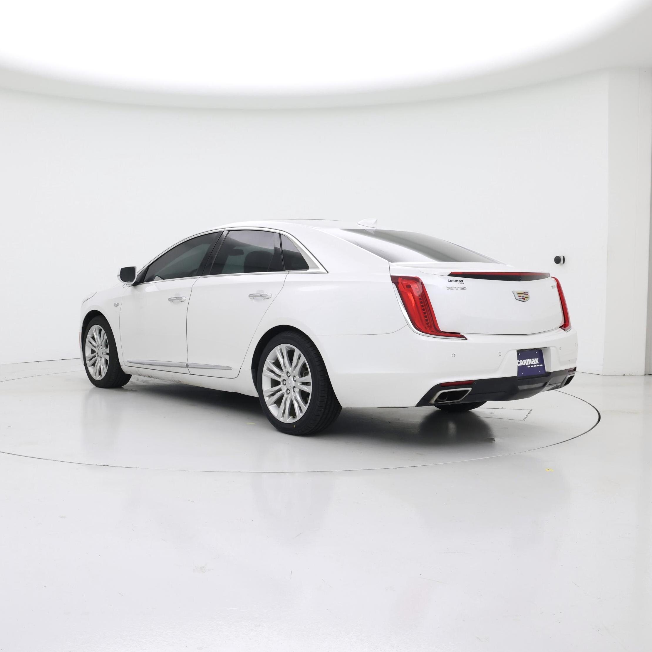 Thumbnail: 2019 Cadillac XTS - 2