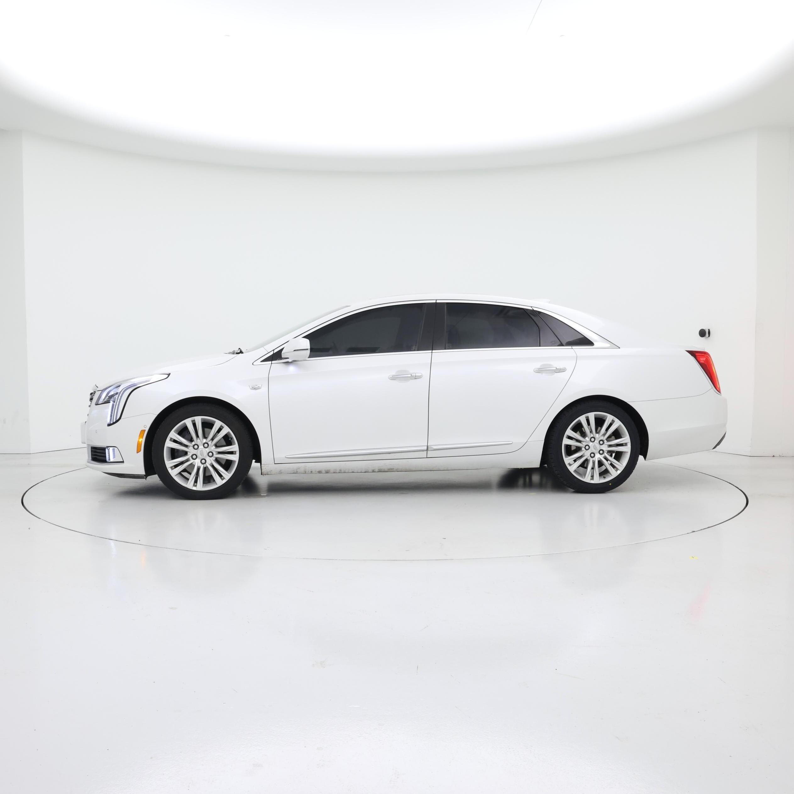 Thumbnail: 2019 Cadillac XTS - 3