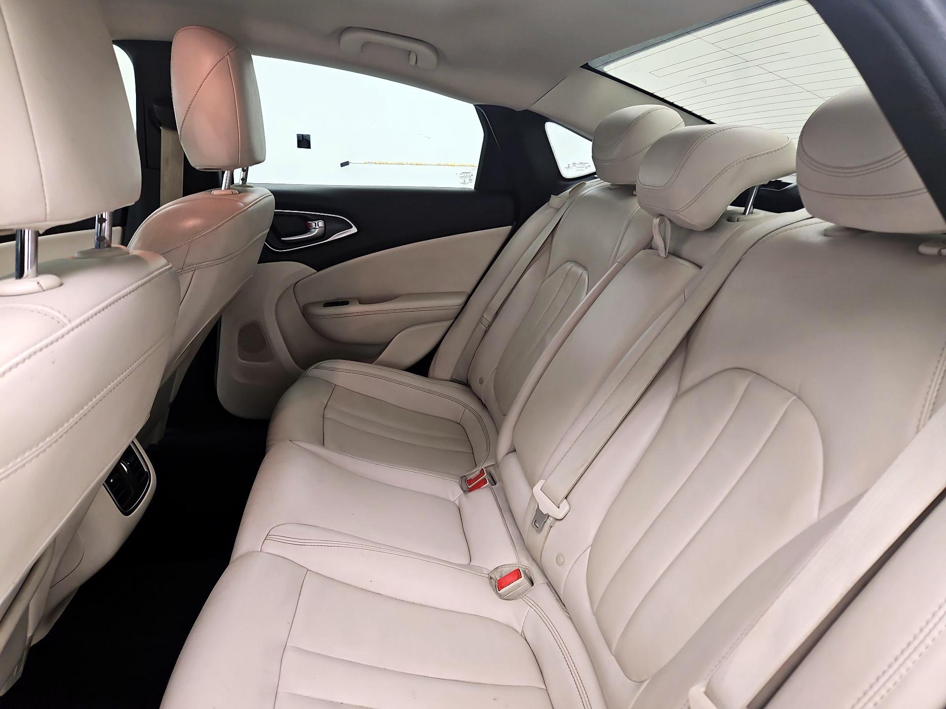 Thumbnail: 2015 Chrysler 200 - 20