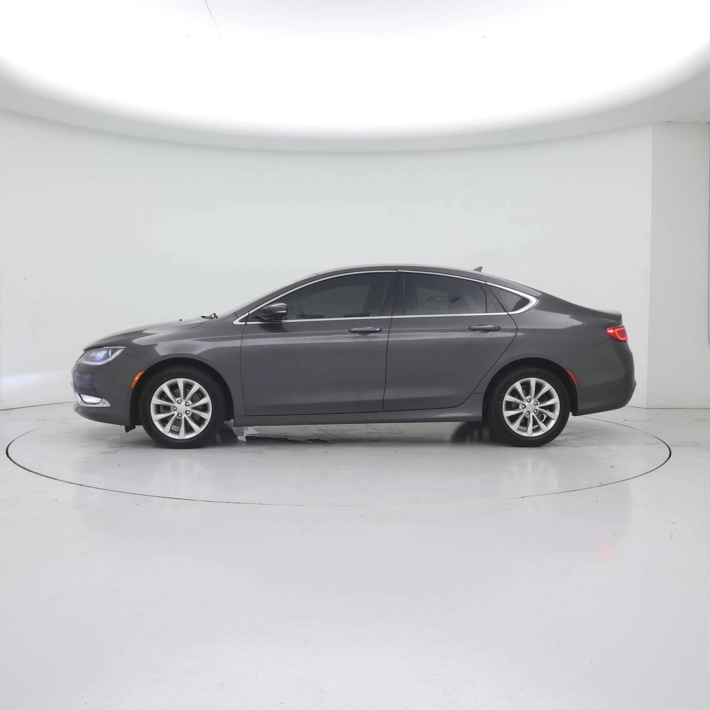 Thumbnail: 2015 Chrysler 200 - 3