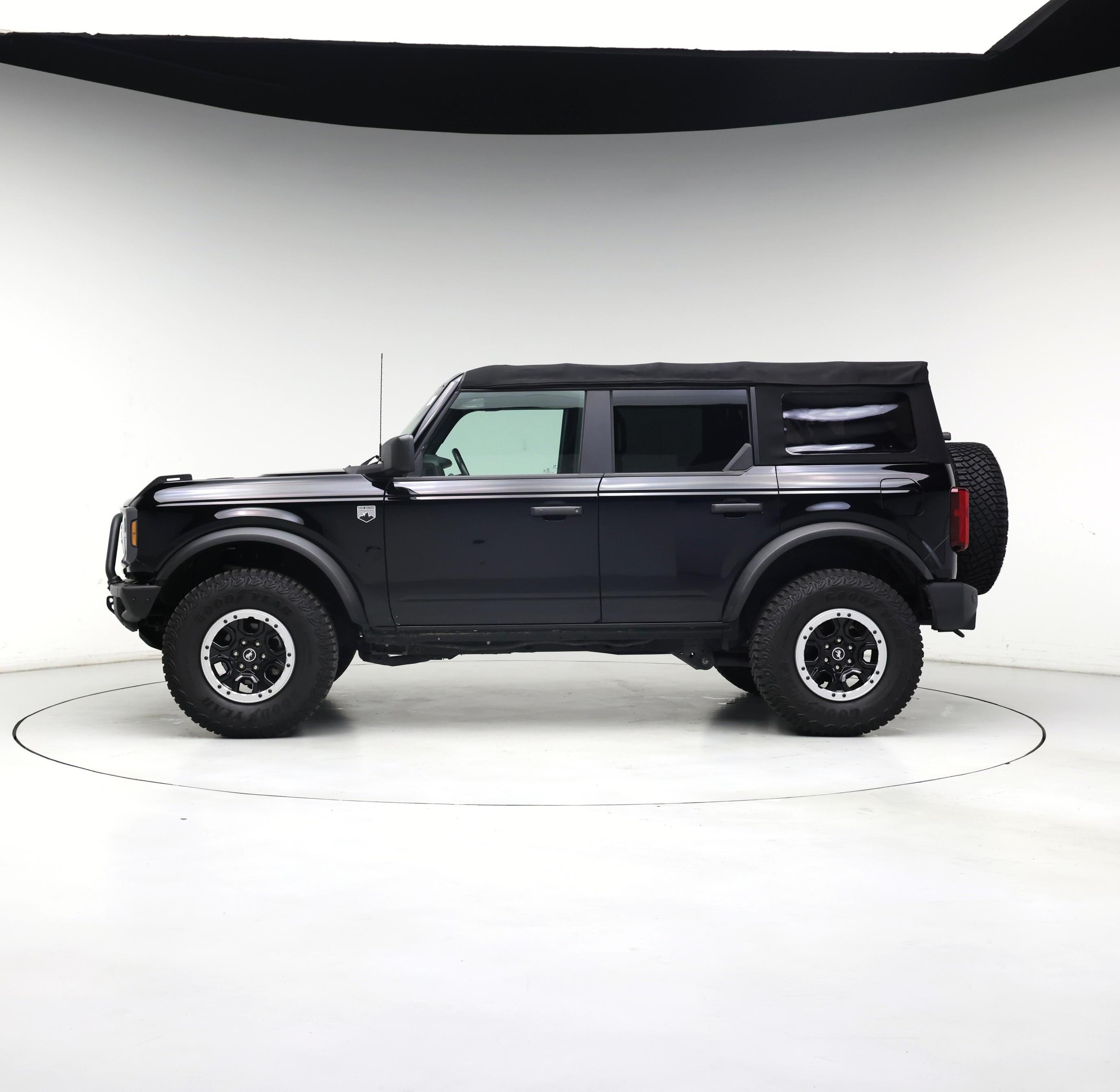 Thumbnail: 2021 Ford Bronco - 3