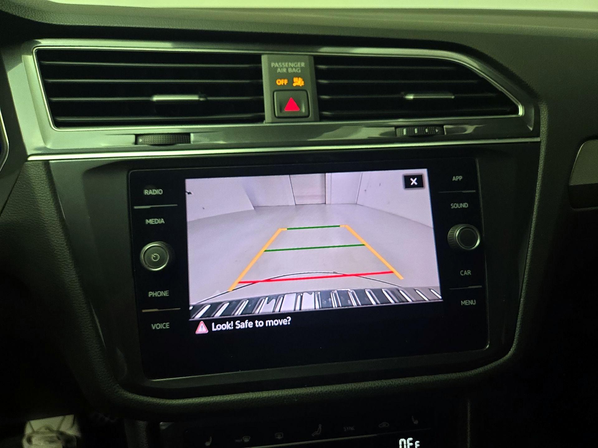 Thumbnail: 2022 Volkswagen Tiguan - 14