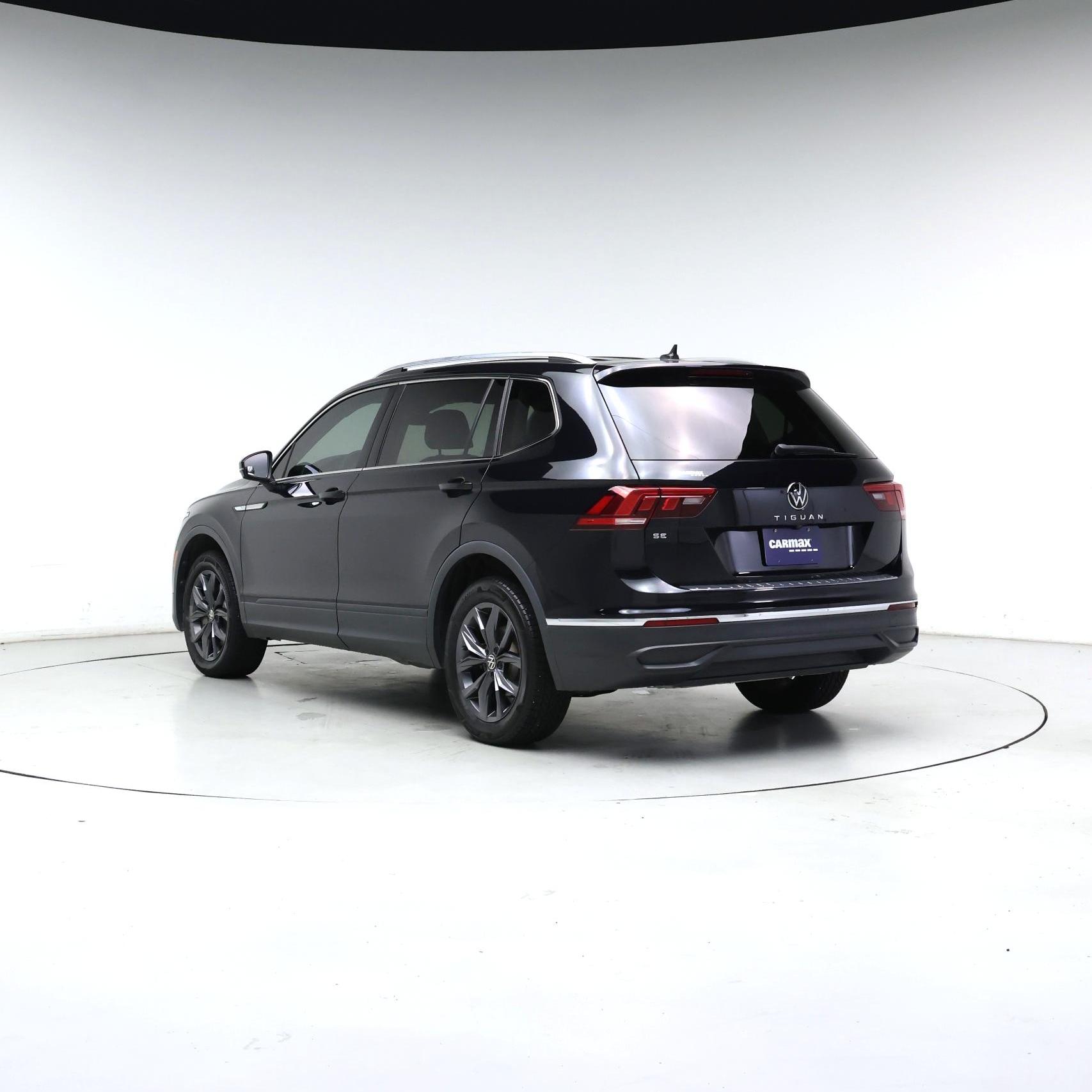 Thumbnail: 2022 Volkswagen Tiguan - 2