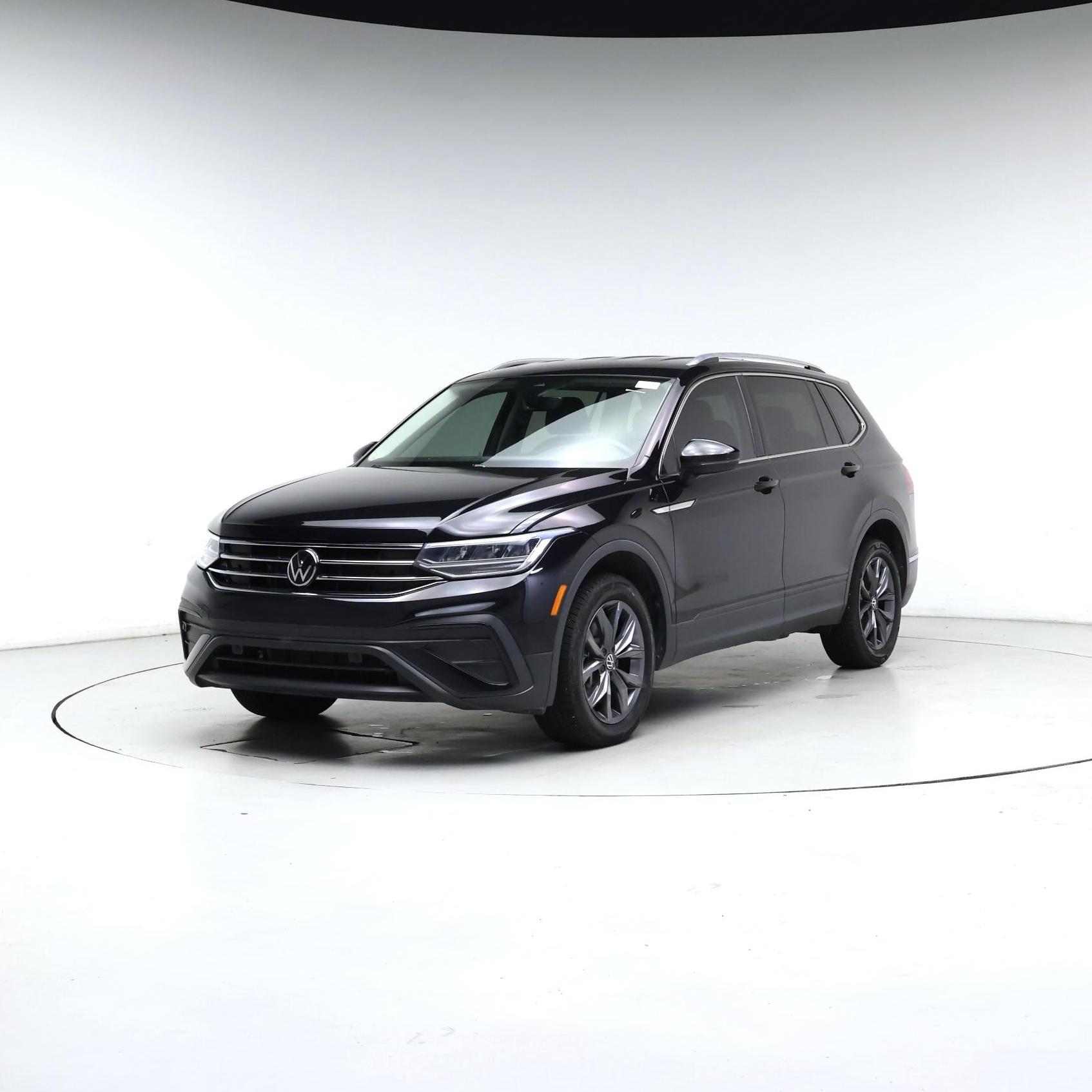 Thumbnail: 2022 Volkswagen Tiguan - 4