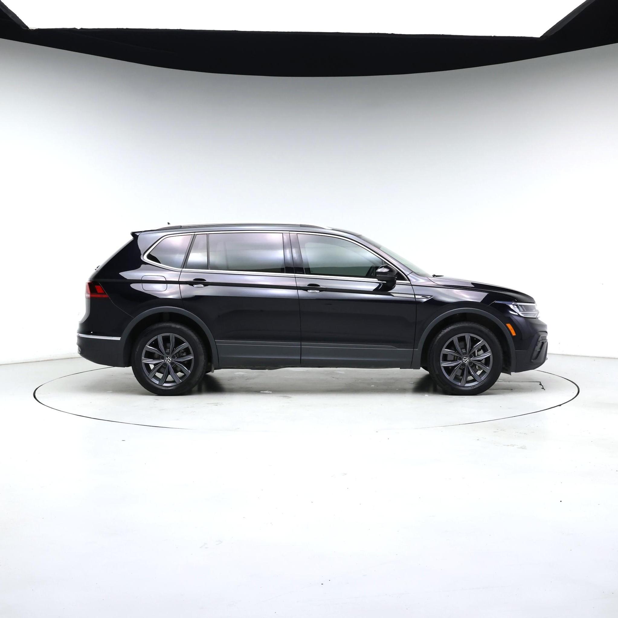 Thumbnail: 2022 Volkswagen Tiguan - 7