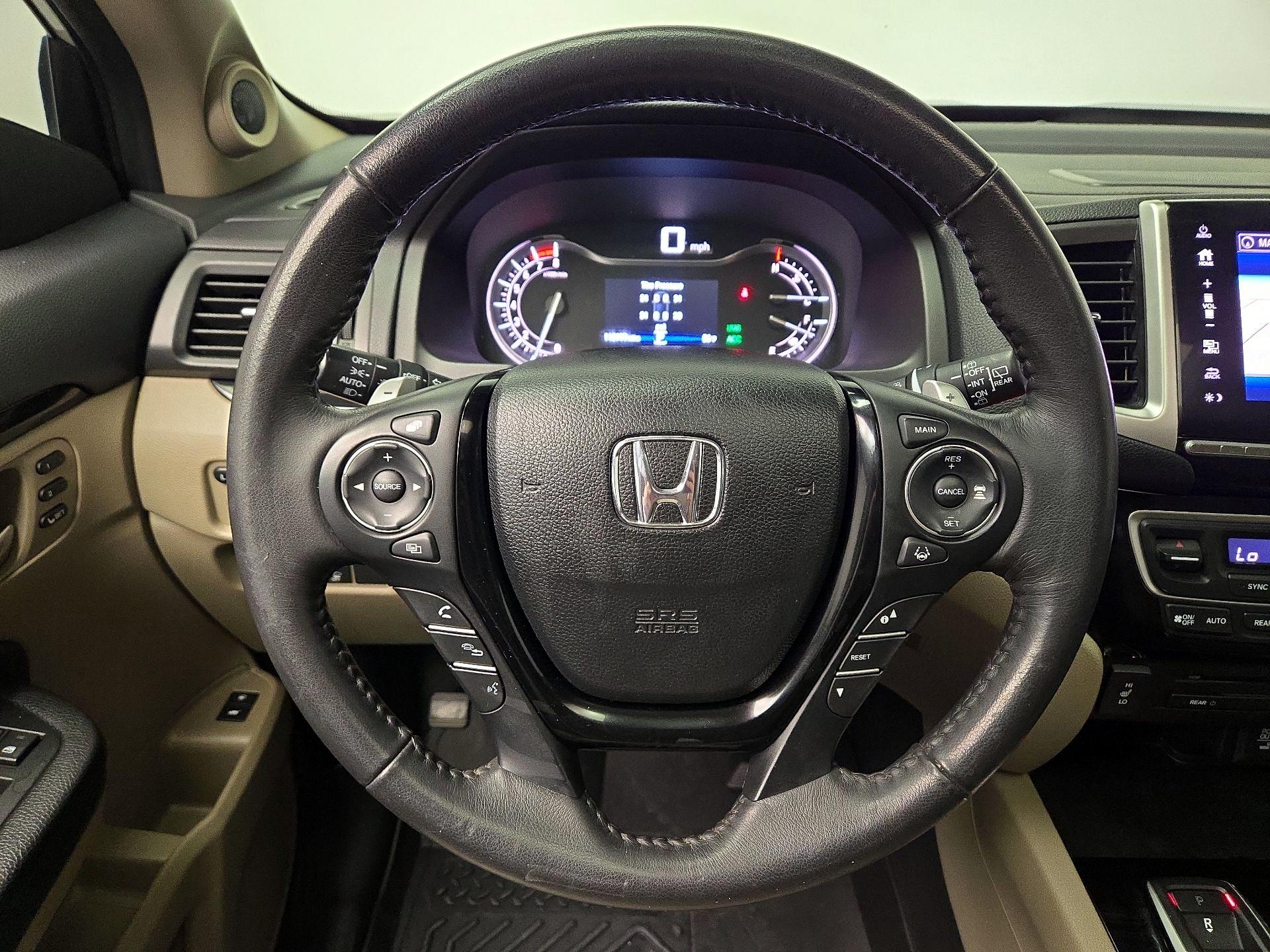 Thumbnail: 2018 Honda Pilot - 10