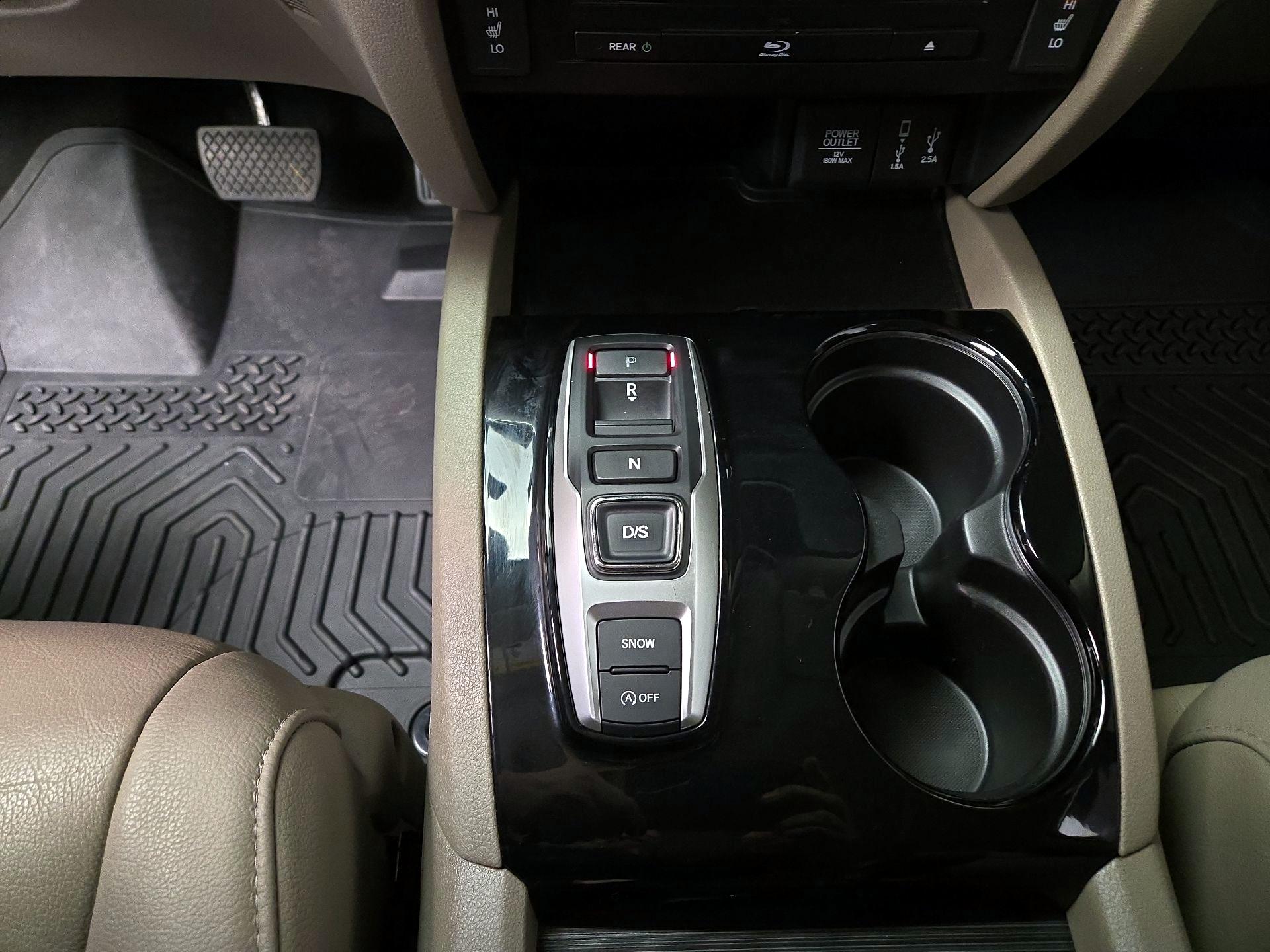 Thumbnail: 2018 Honda Pilot - 18