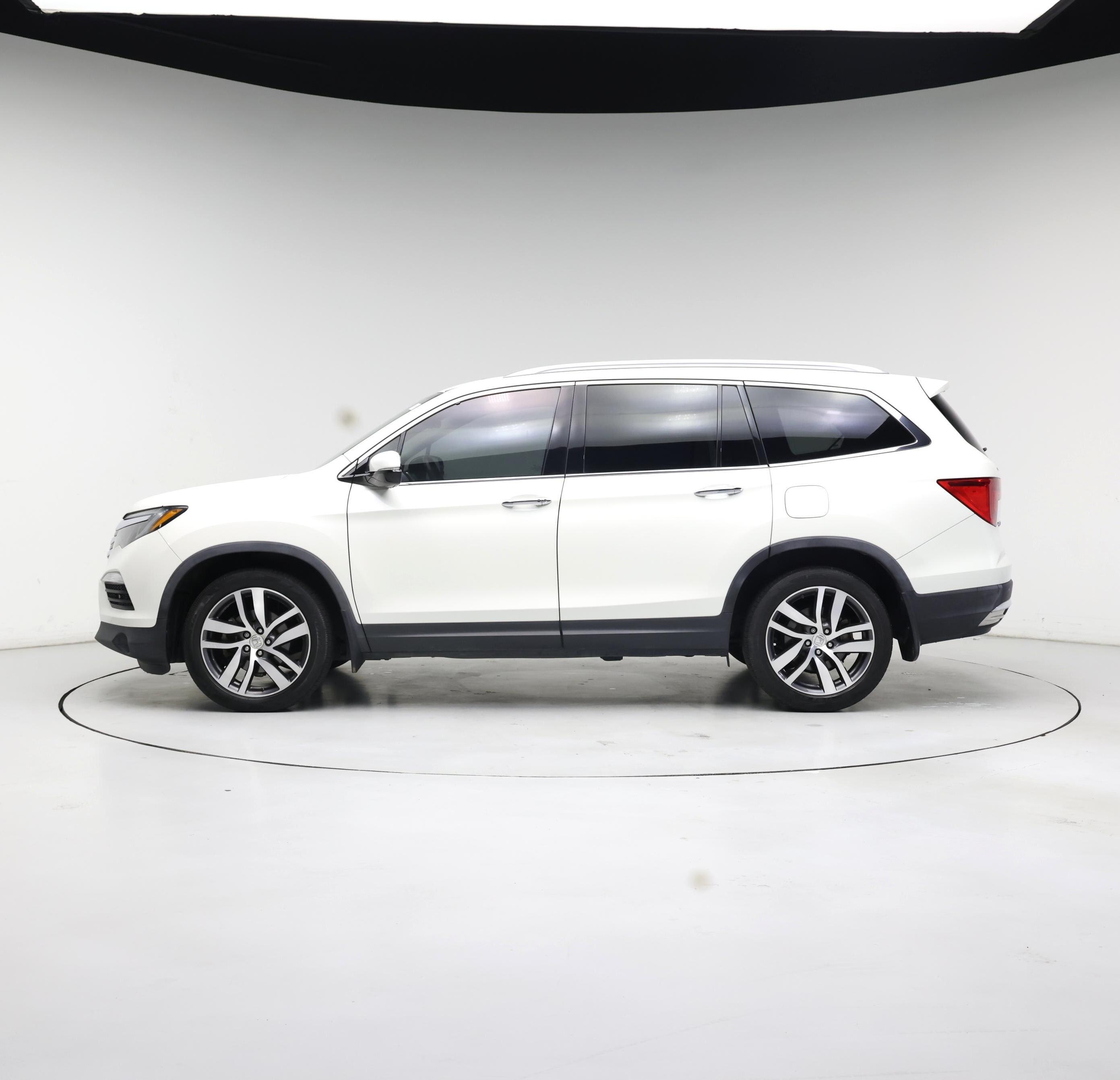 Thumbnail: 2018 Honda Pilot - 3