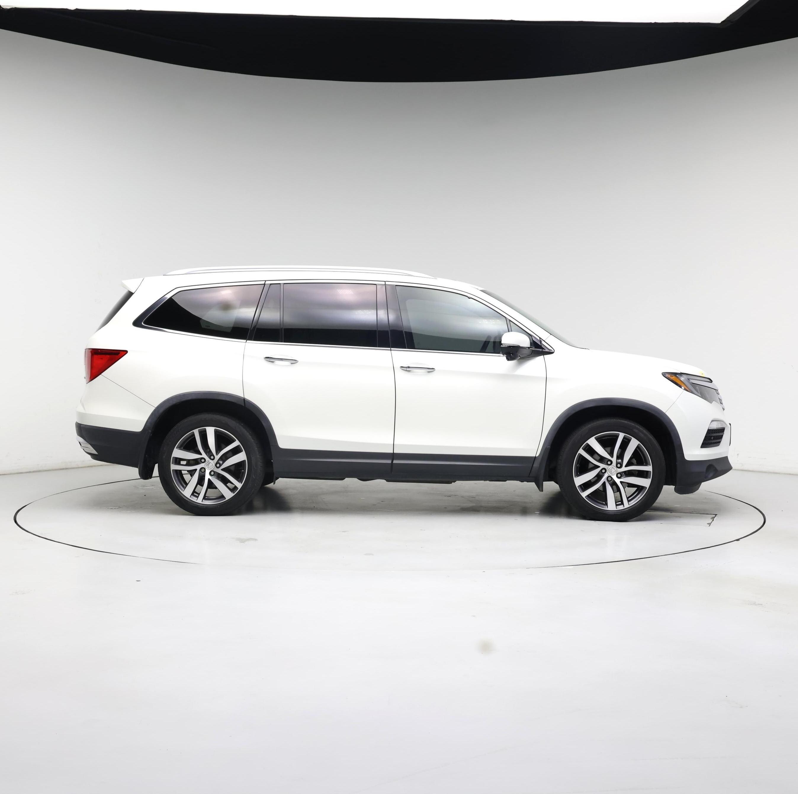 Thumbnail: 2018 Honda Pilot - 7