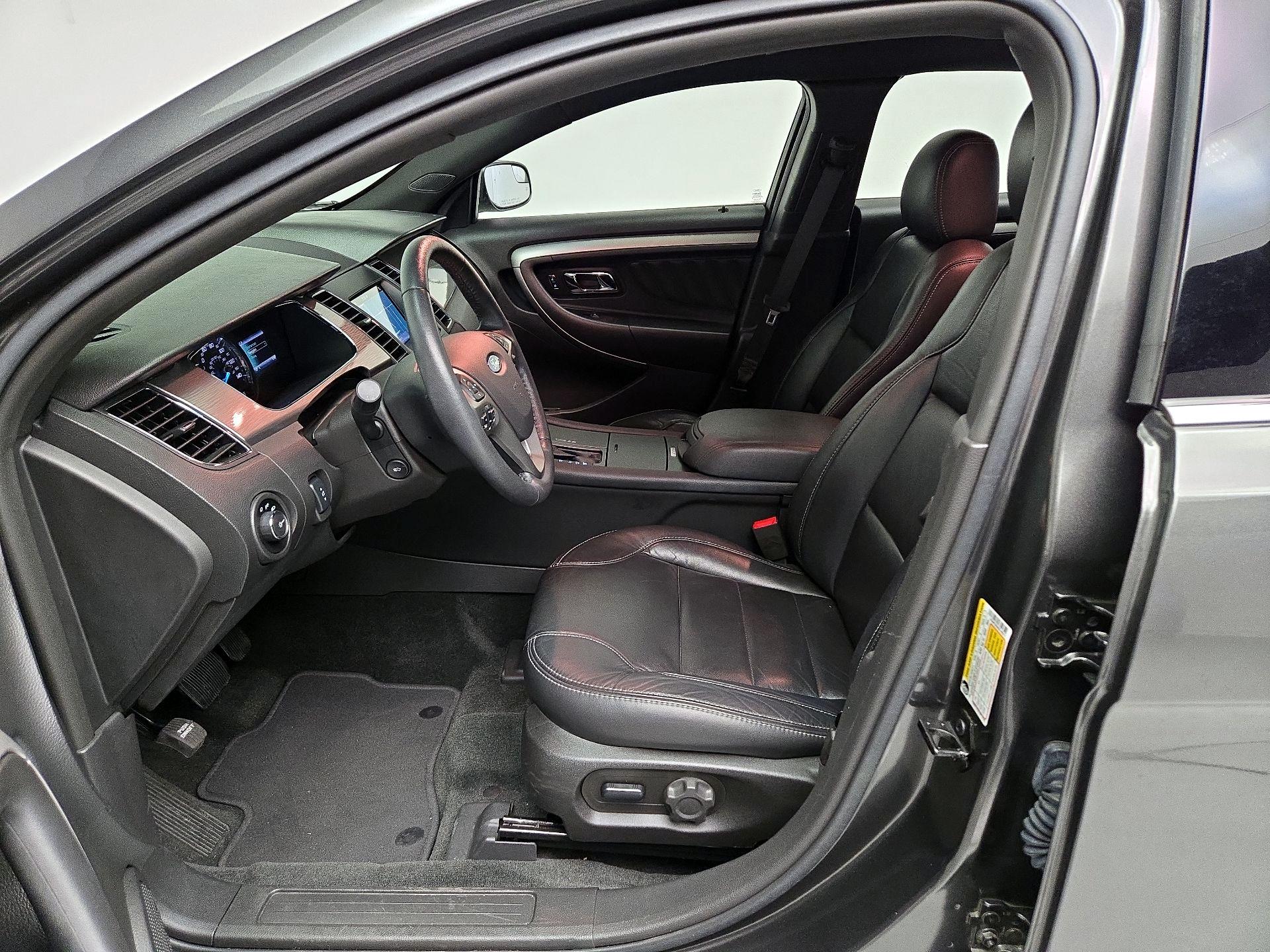 Thumbnail: 2016 Ford Taurus - 11