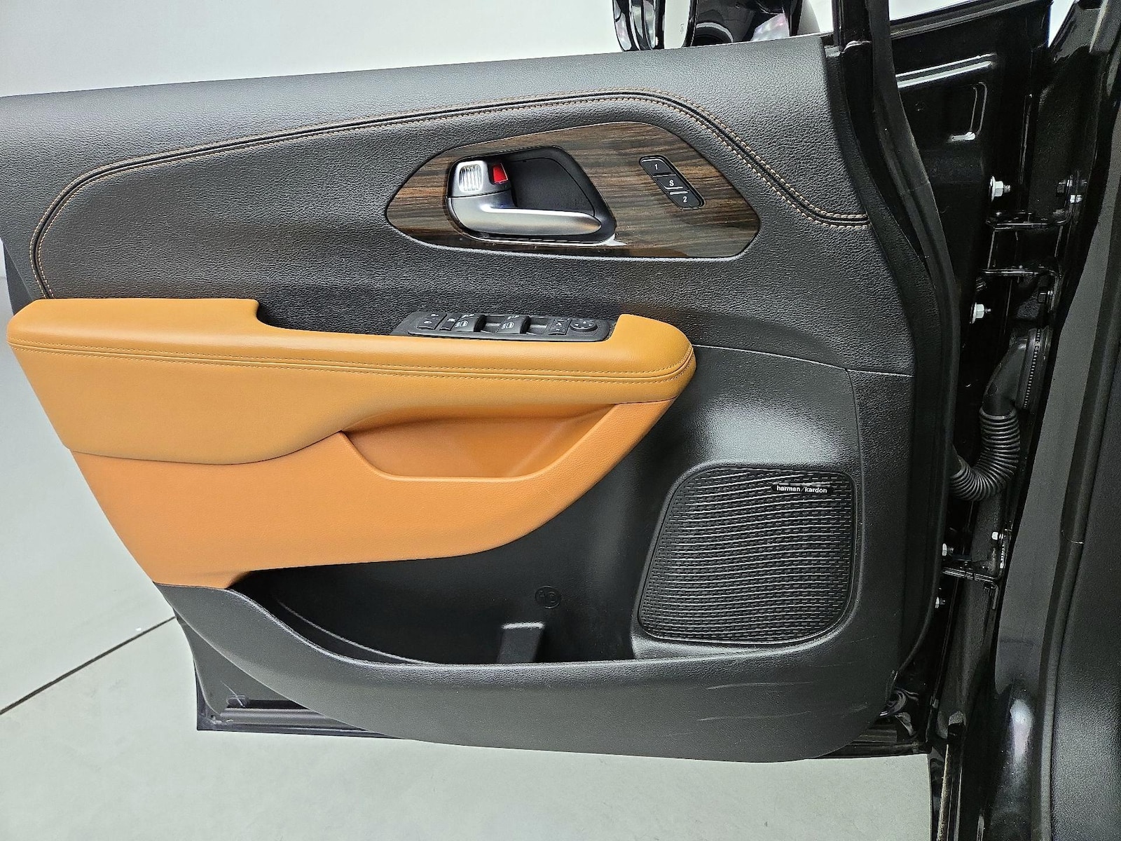 2023 Chrysler Pacifica Pinnacle - Photo 13