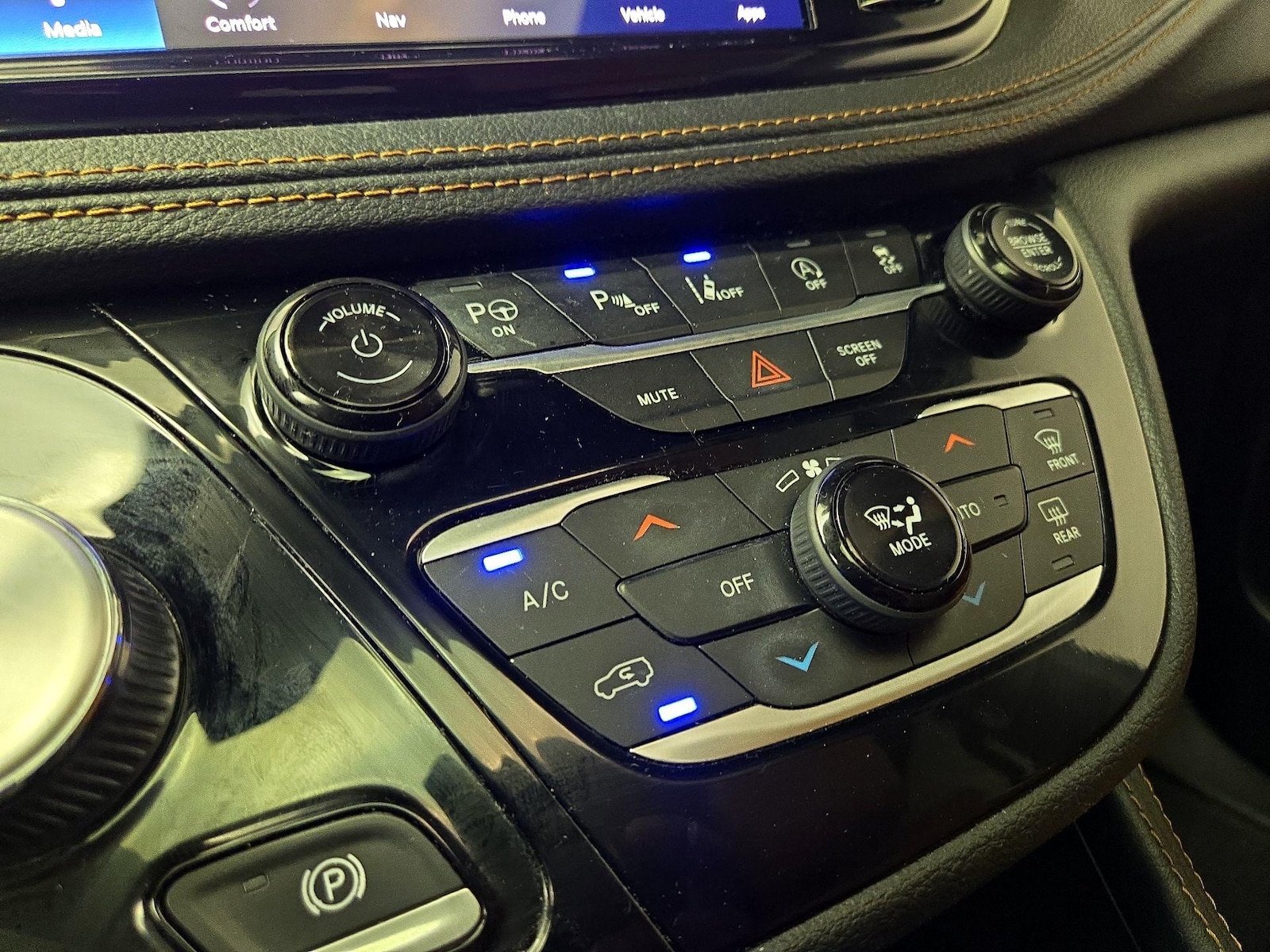 2023 Chrysler Pacifica Pinnacle - Photo 18