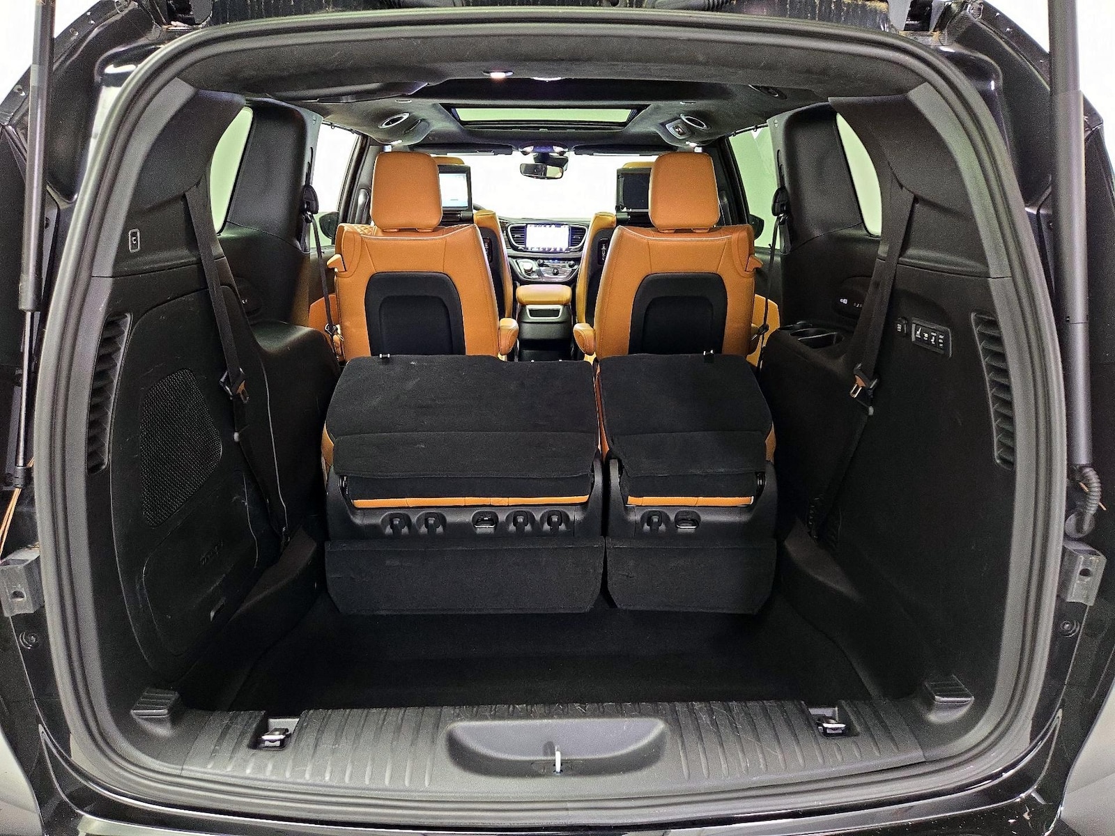 2023 Chrysler Pacifica Pinnacle - Photo 25