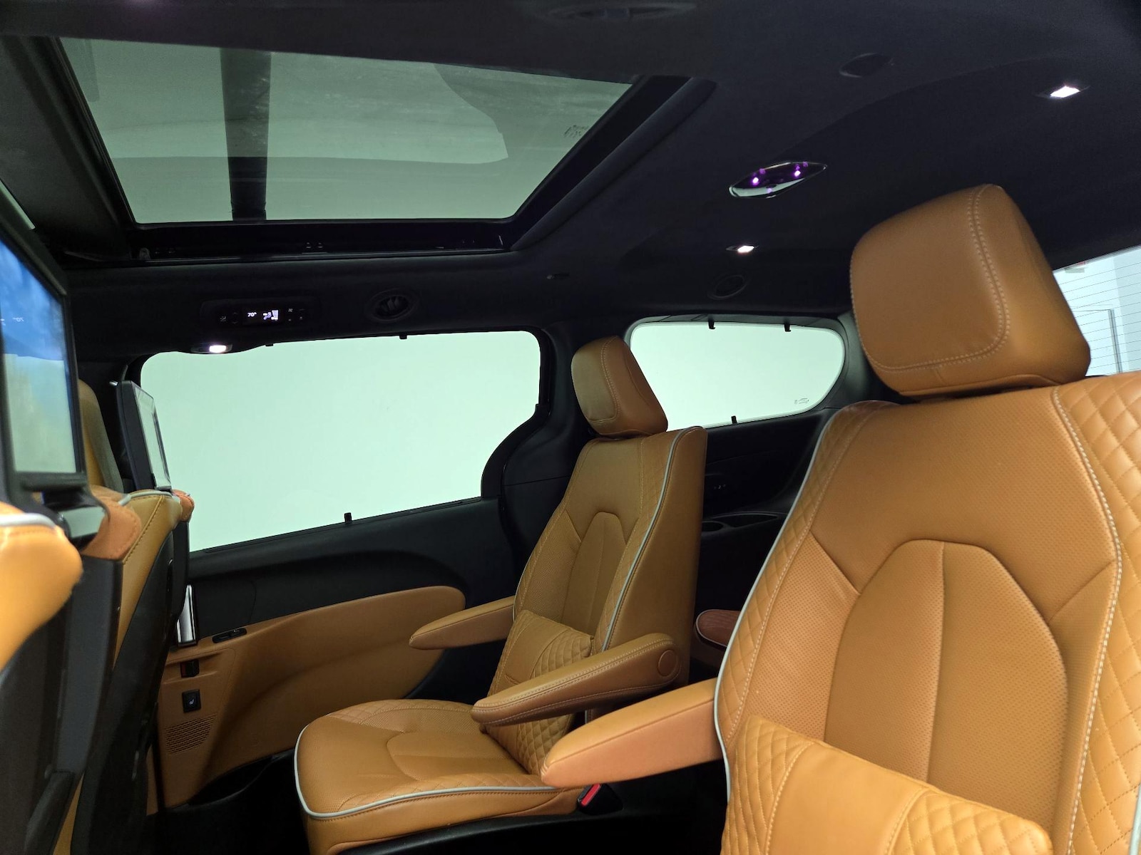2023 Chrysler Pacifica Pinnacle - Photo 27