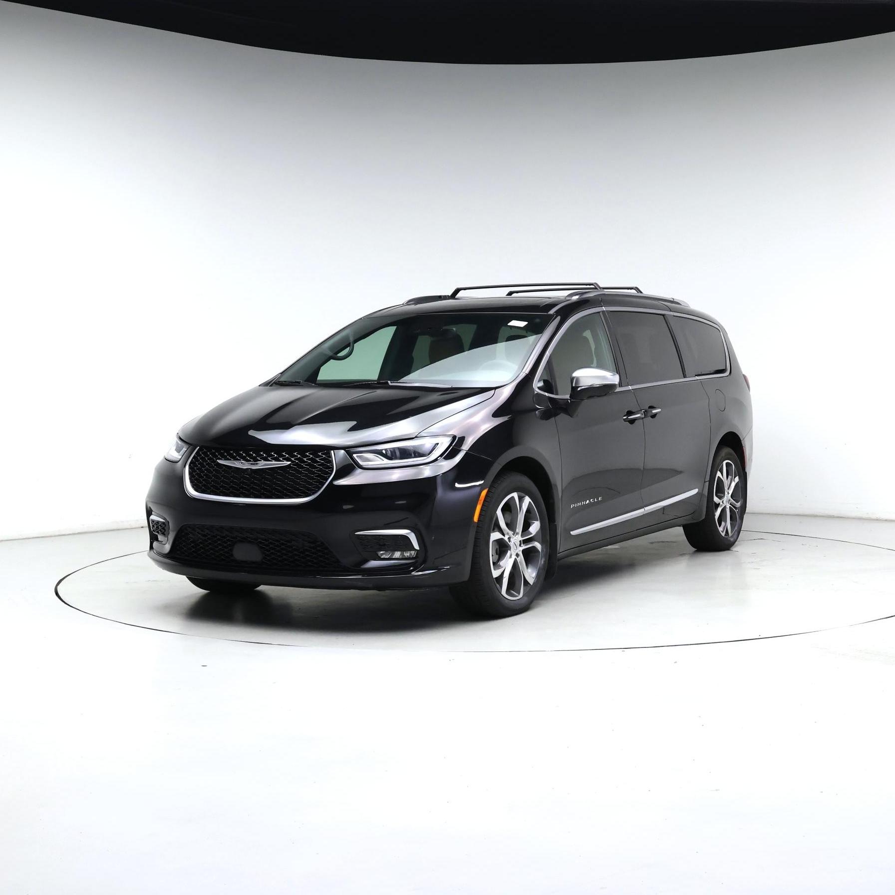 Thumbnail: 2023 Chrysler Pacifica - 4