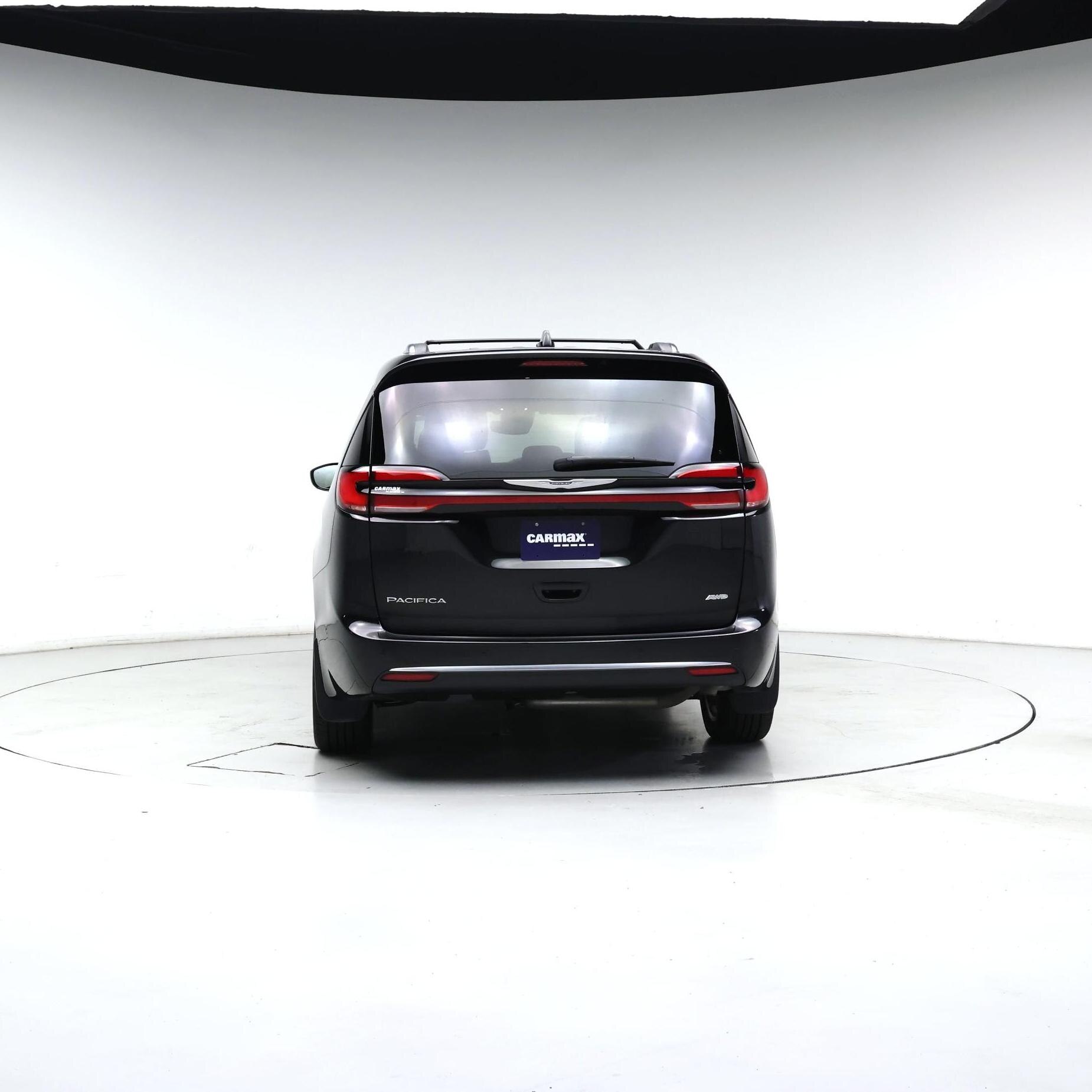 Thumbnail: 2023 Chrysler Pacifica - 6