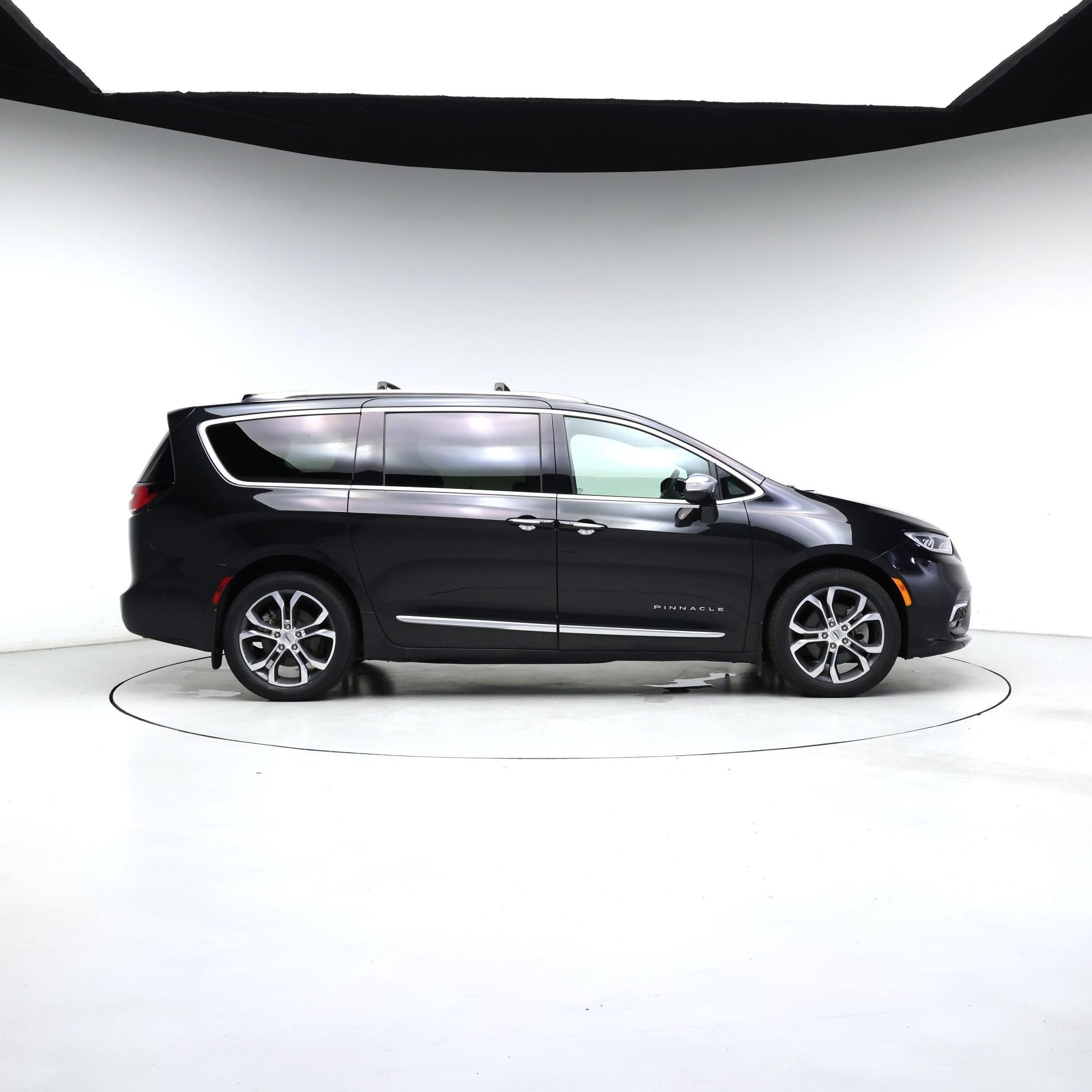 Thumbnail: 2023 Chrysler Pacifica - 7