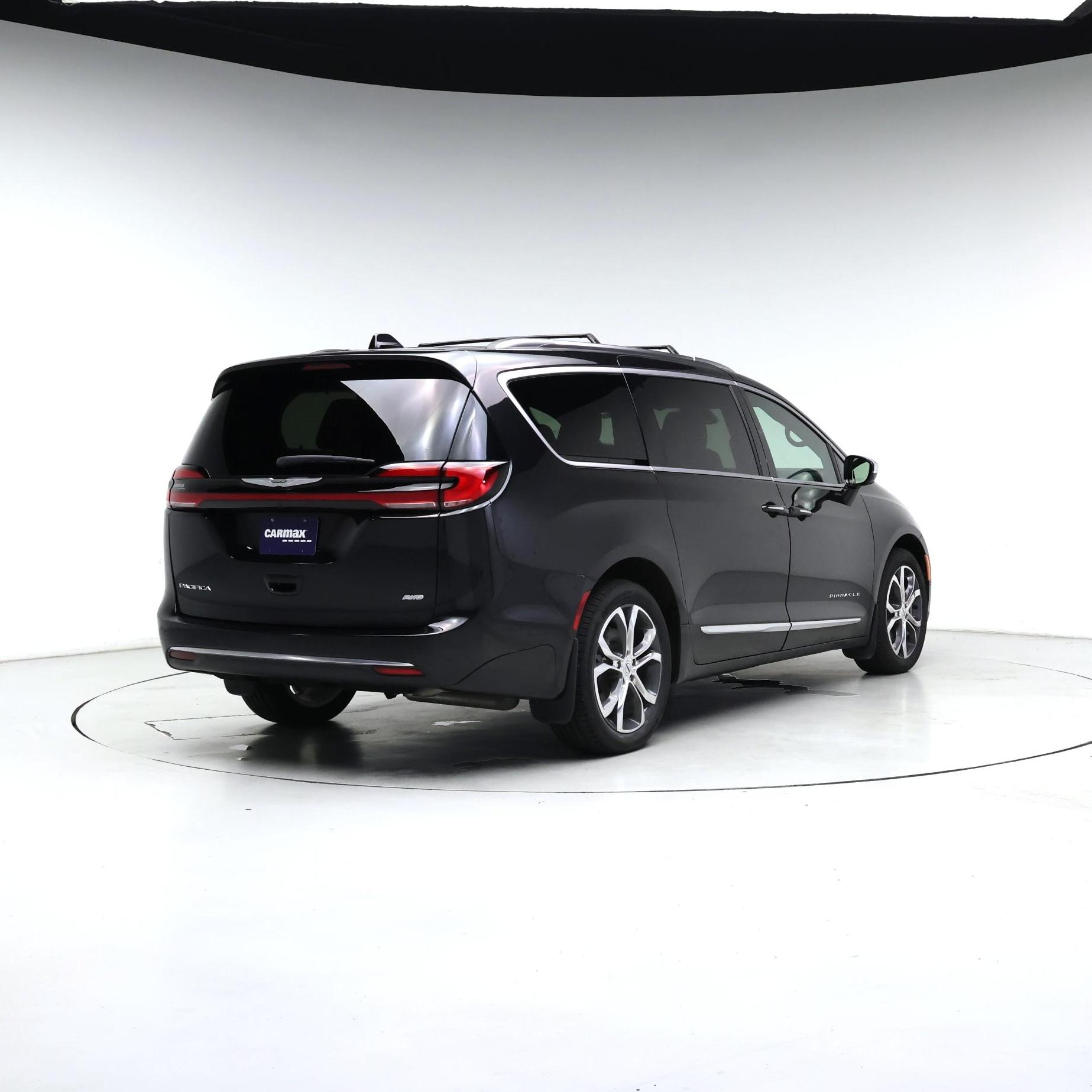 Thumbnail: 2023 Chrysler Pacifica - 8