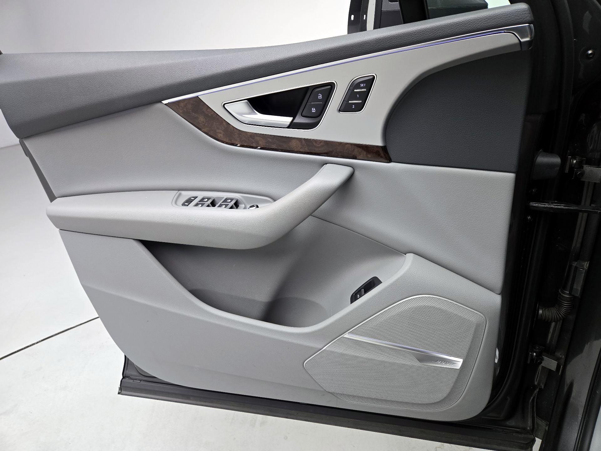 Thumbnail: 2019 Audi Q7 - 12