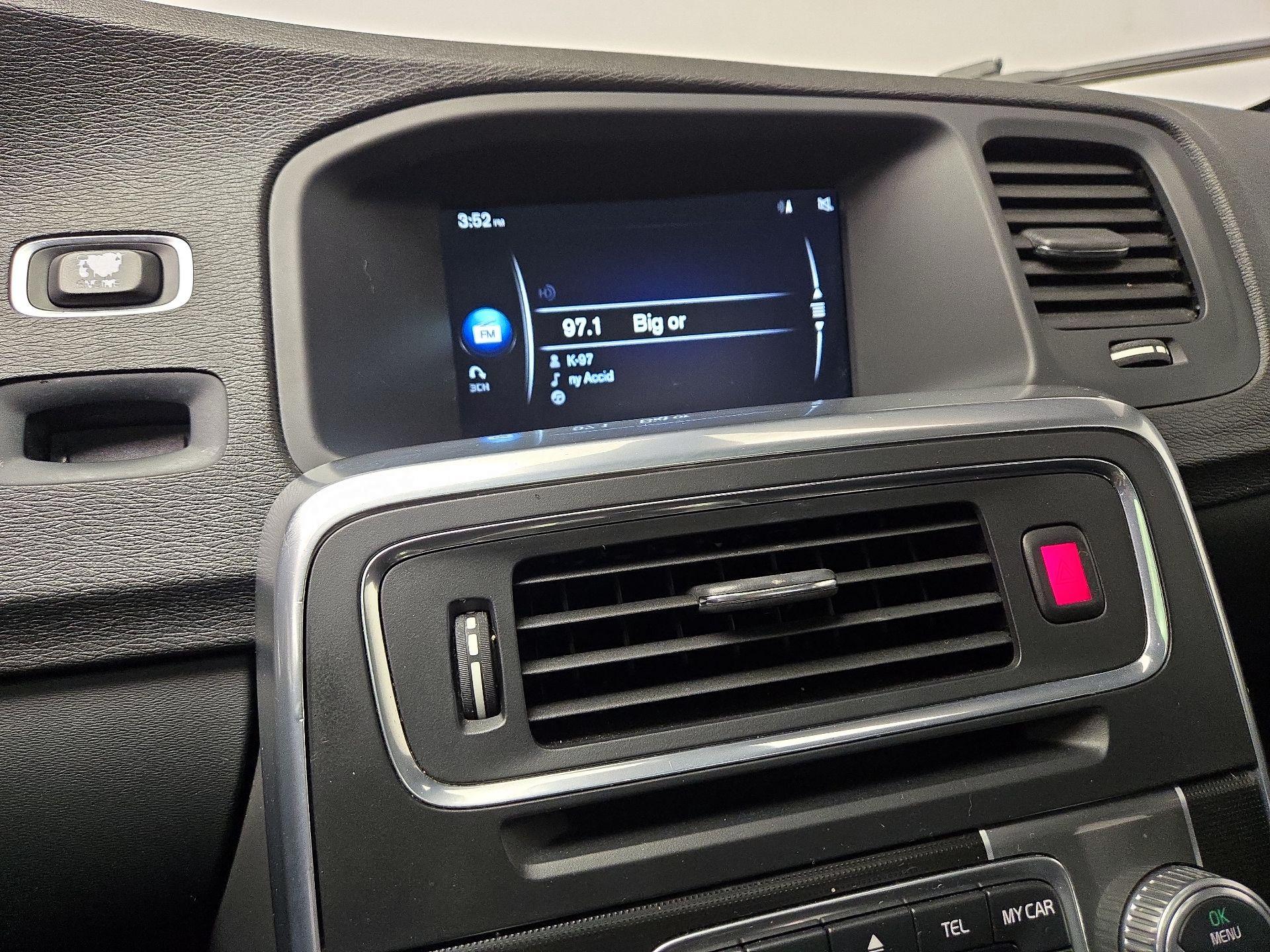 Thumbnail: 2016 Volvo S60 - 15