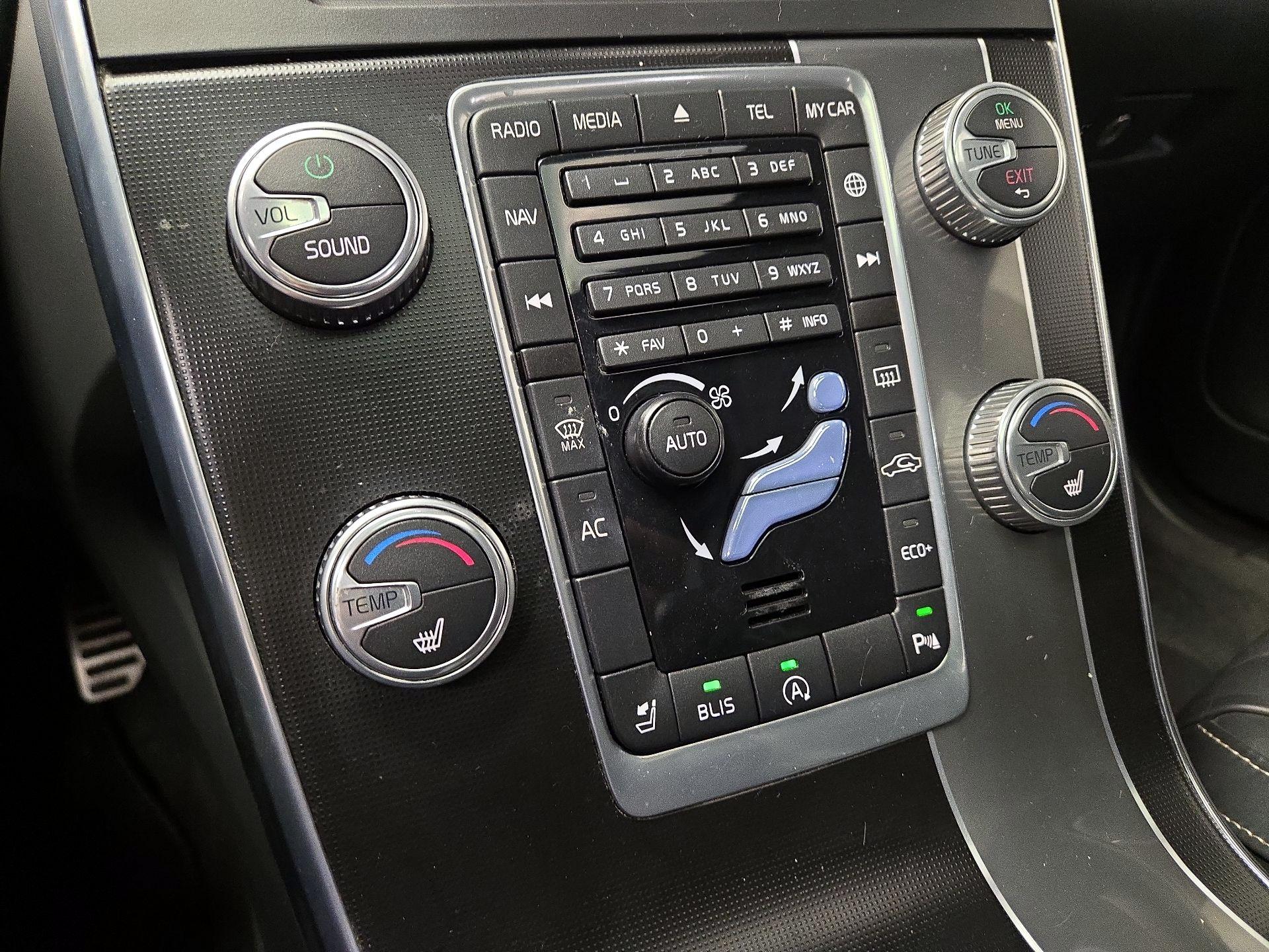 Thumbnail: 2016 Volvo S60 - 16