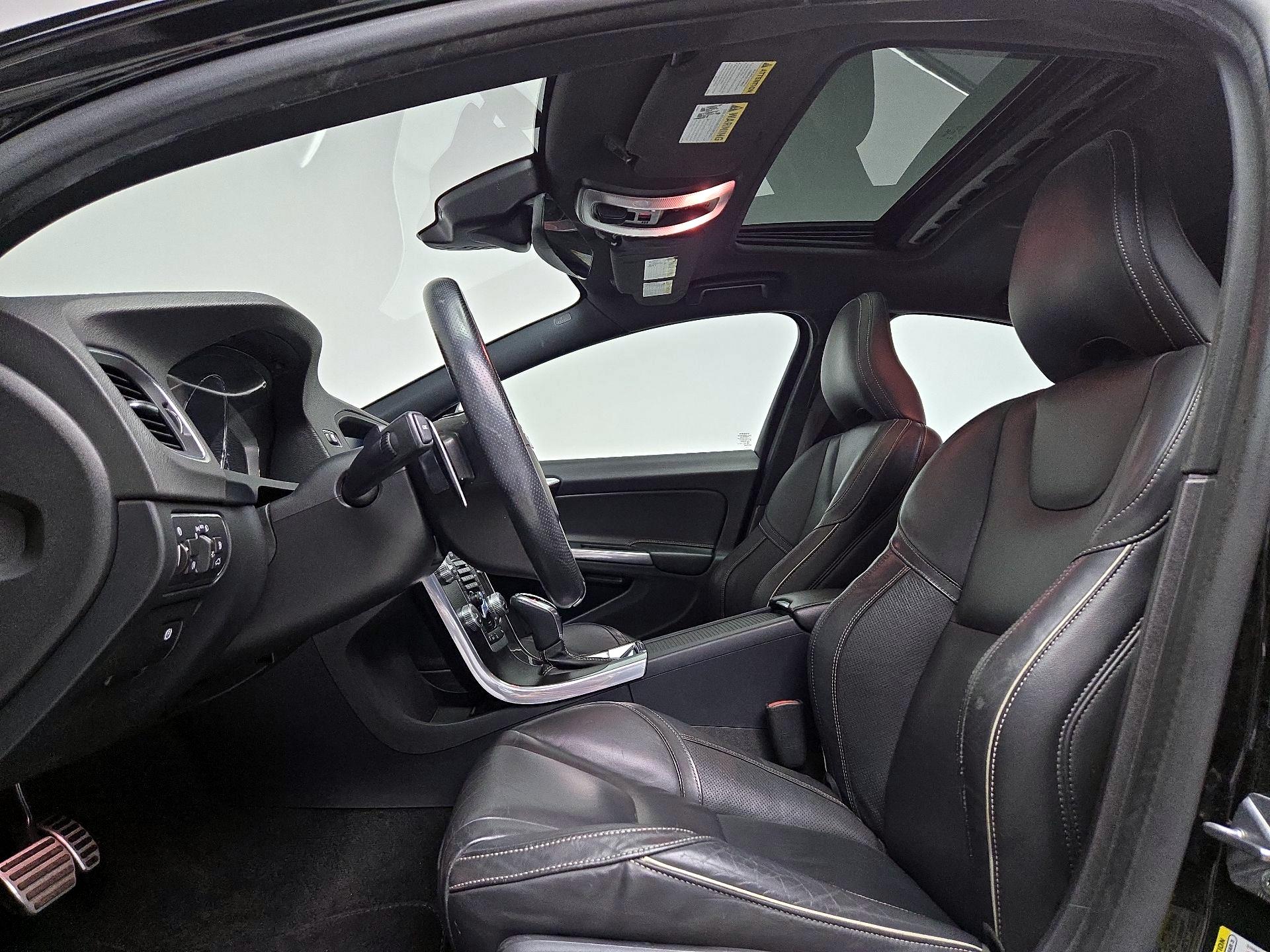 Thumbnail: 2016 Volvo S60 - 19