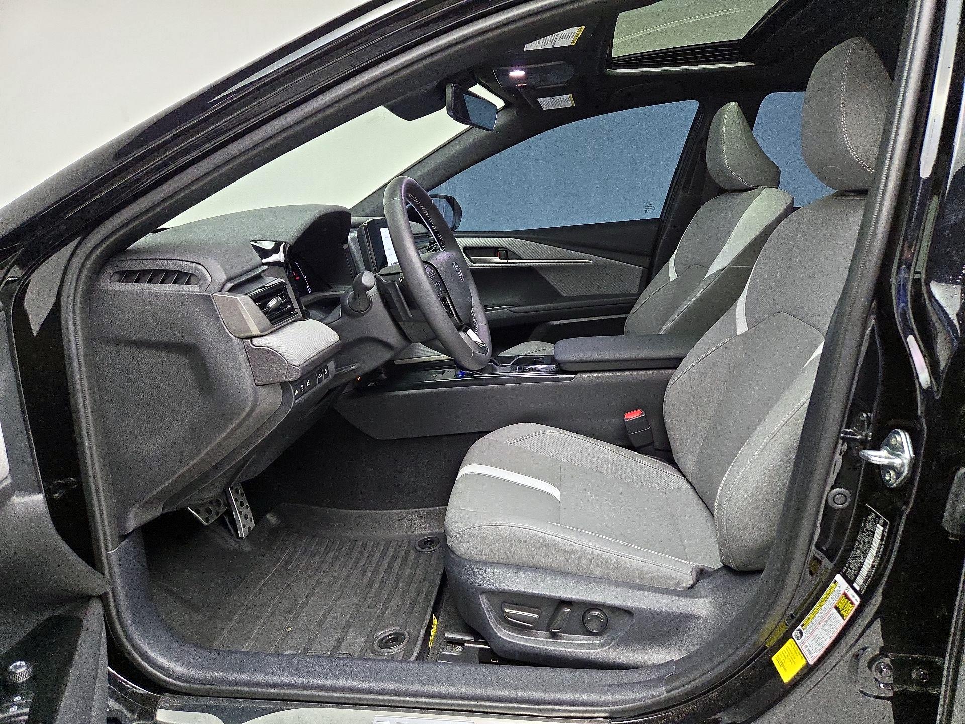 Thumbnail: 2025 Toyota Camry - 11