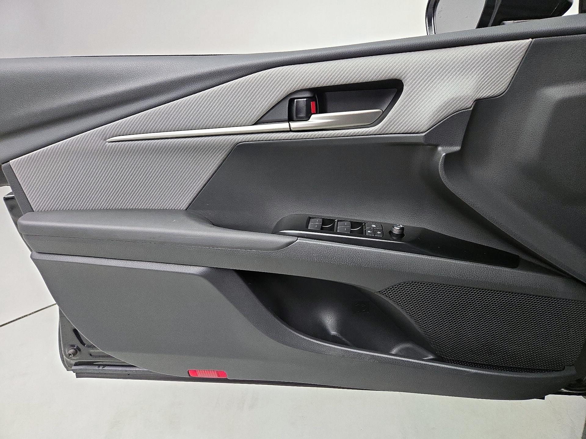 Thumbnail: 2025 Toyota Camry - 12