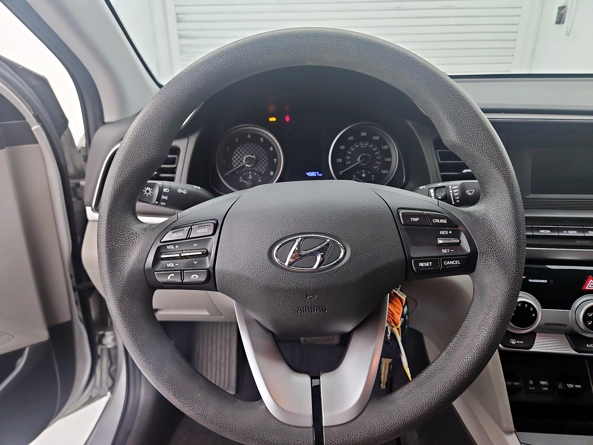 Thumbnail: 2019 Hyundai Elantra - 10