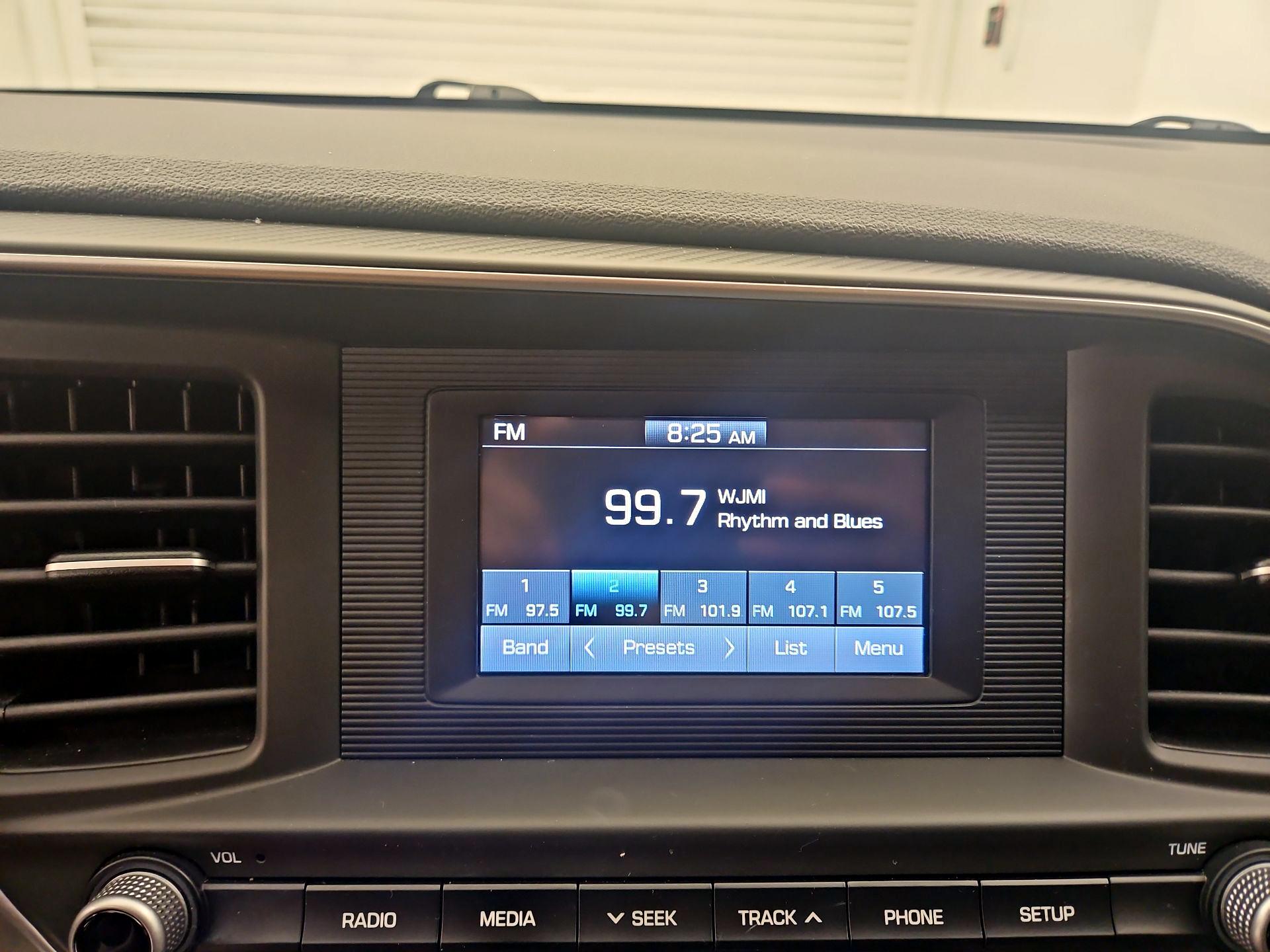 Thumbnail: 2019 Hyundai Elantra - 15