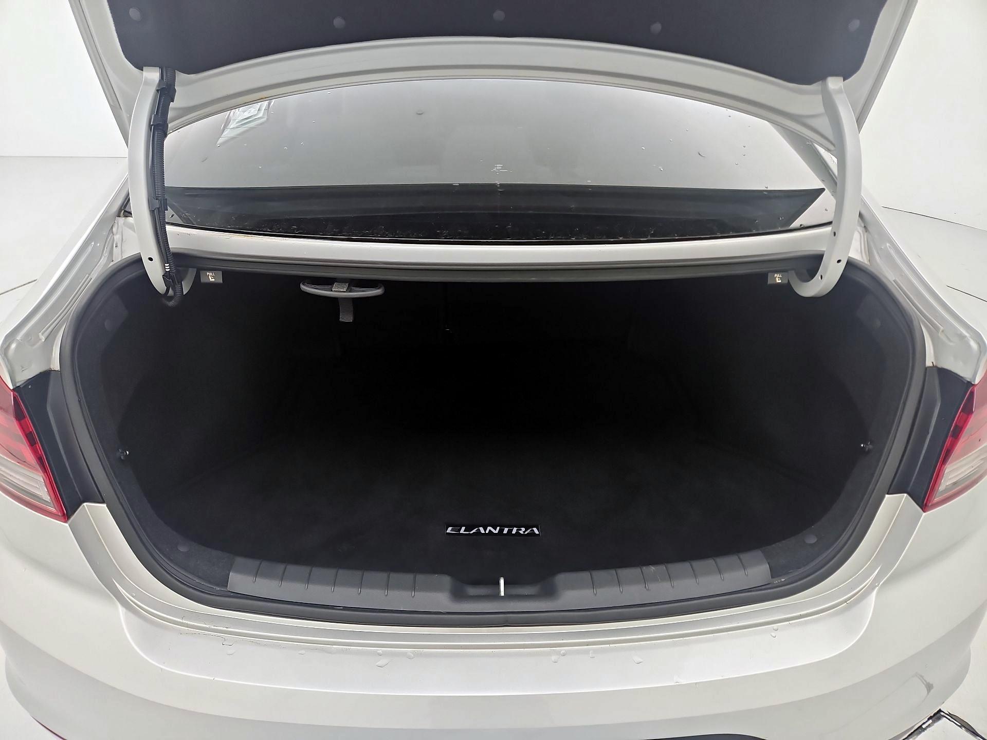 Thumbnail: 2019 Hyundai Elantra - 20