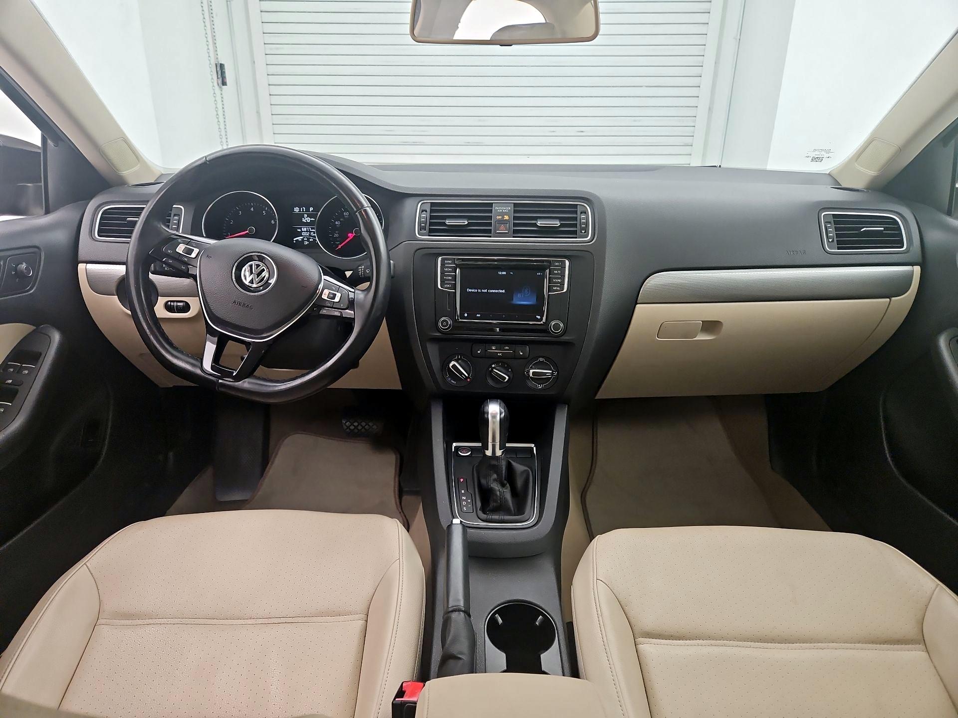 Thumbnail: 2016 Volkswagen Jetta - 9