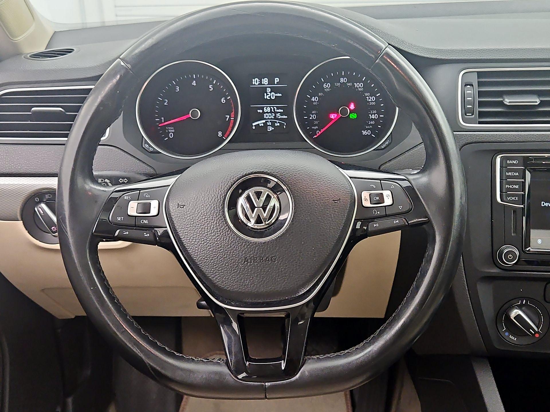 Thumbnail: 2016 Volkswagen Jetta - 10