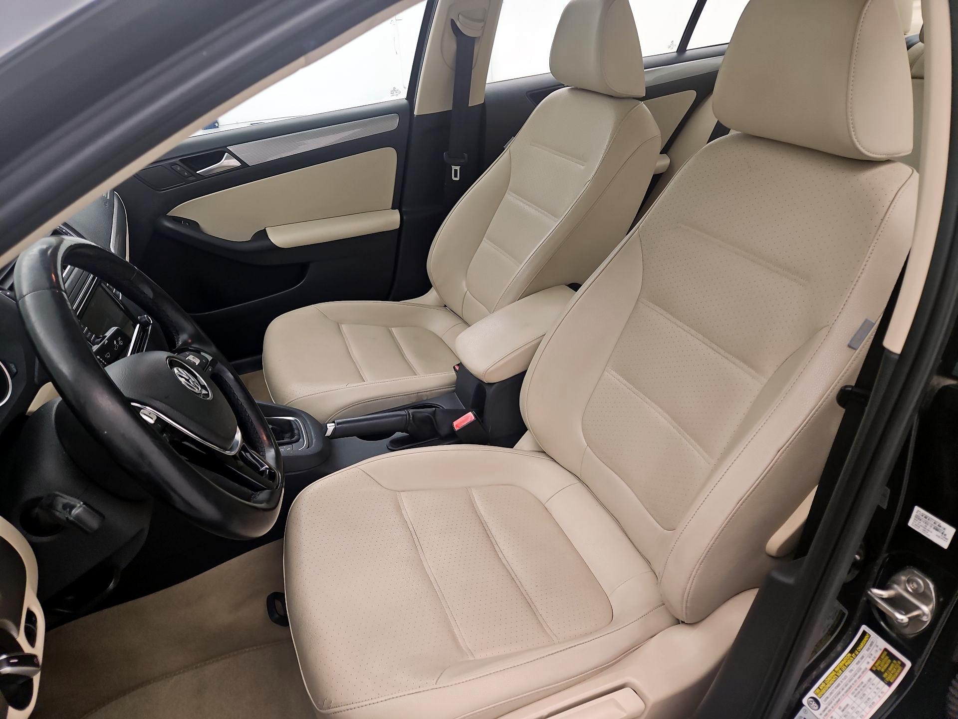 Thumbnail: 2016 Volkswagen Jetta - 11