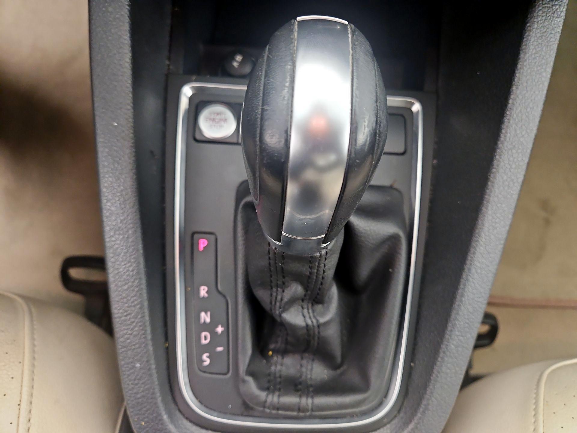 Thumbnail: 2016 Volkswagen Jetta - 17