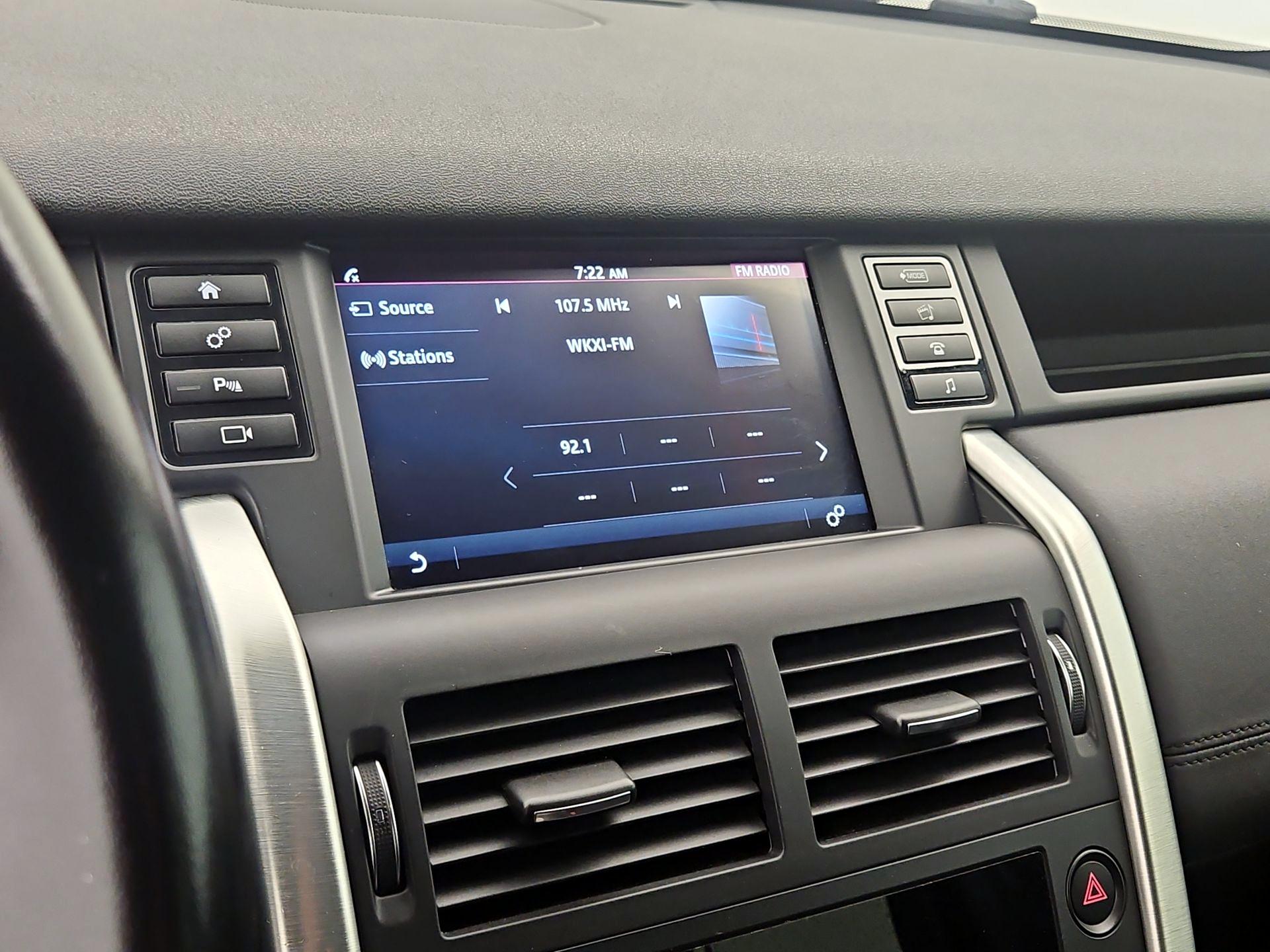 Thumbnail: 2019 Land Rover Discovery Sport - 15