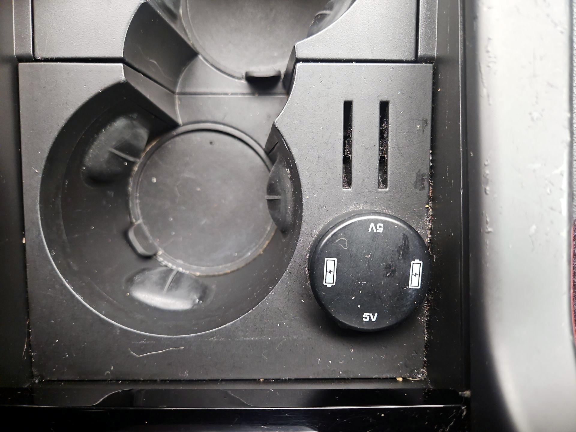 Thumbnail: 2019 Land Rover Discovery Sport - 18