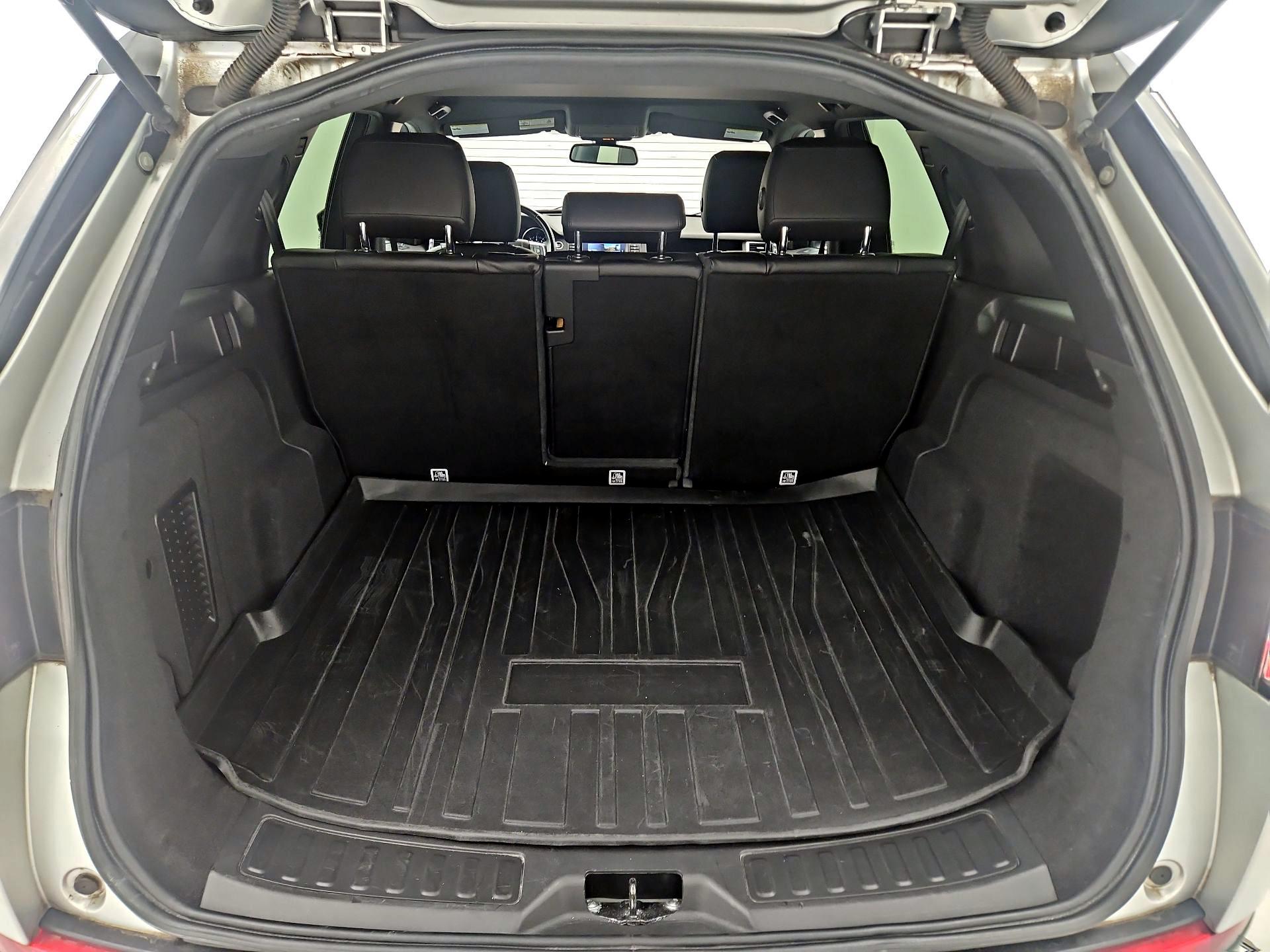 Thumbnail: 2019 Land Rover Discovery Sport - 20