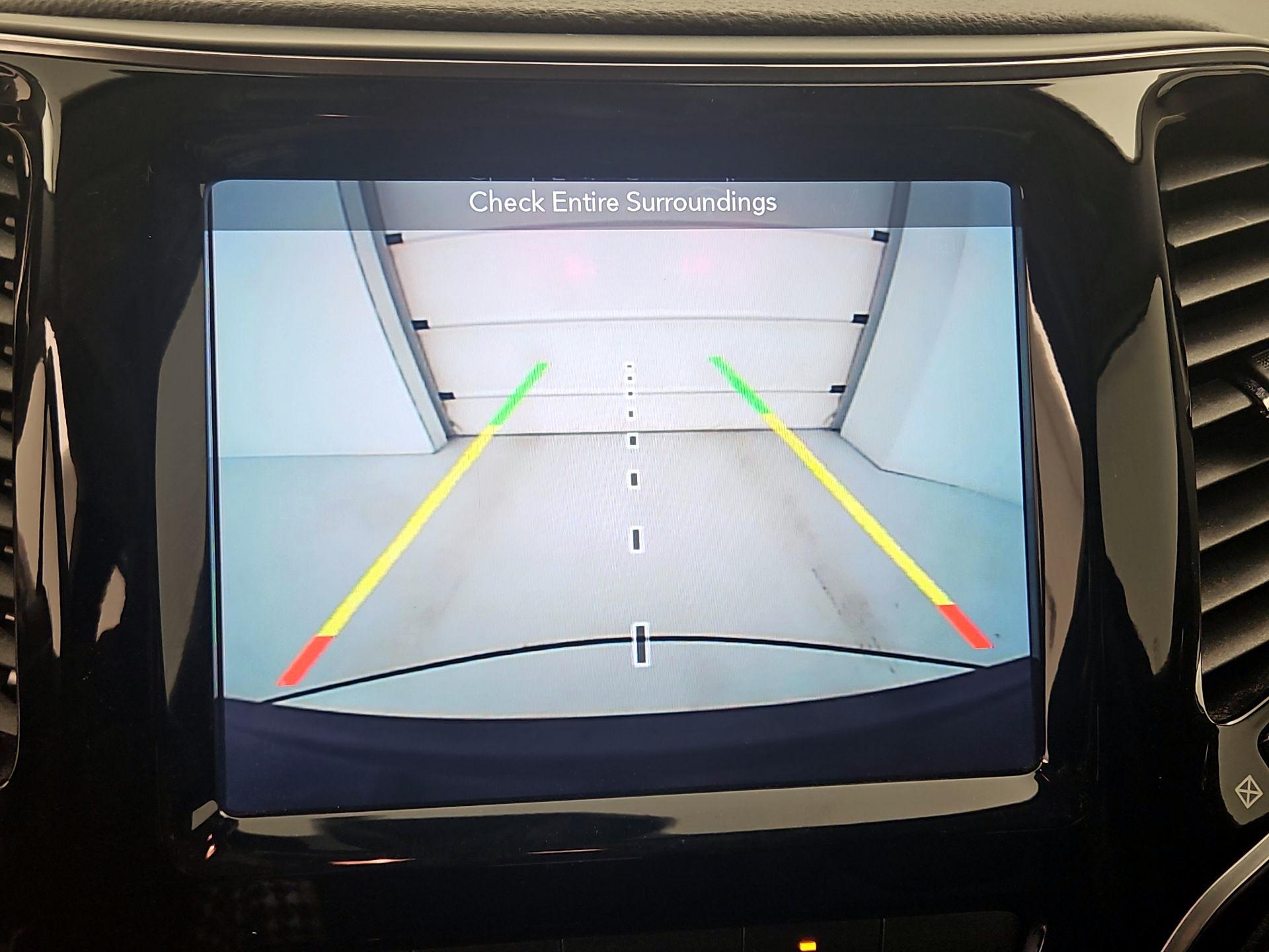 Thumbnail: 2019 Jeep Cherokee - 15