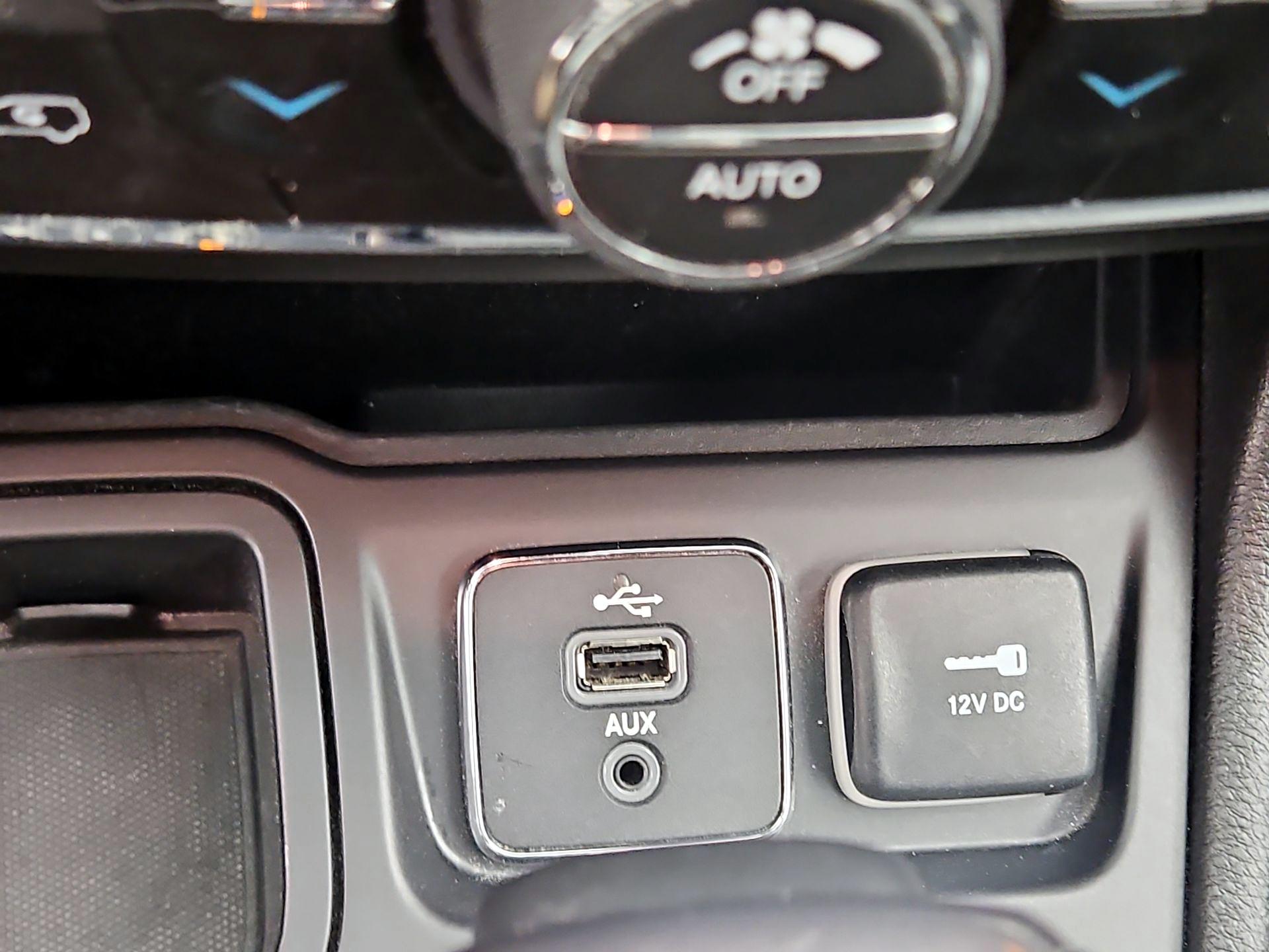 Thumbnail: 2019 Jeep Cherokee - 19