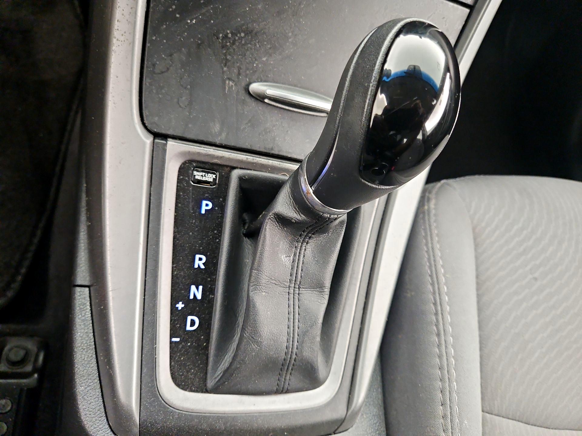 Thumbnail: 2016 Hyundai Elantra - 16